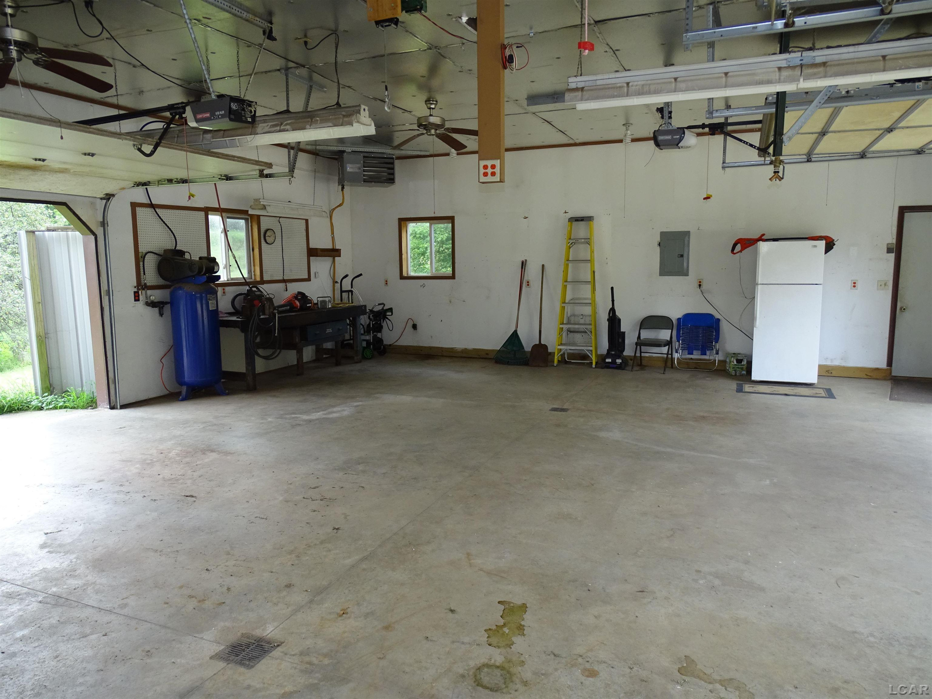 8400 Clinton, Jackson, MI 49201 — Photo 33