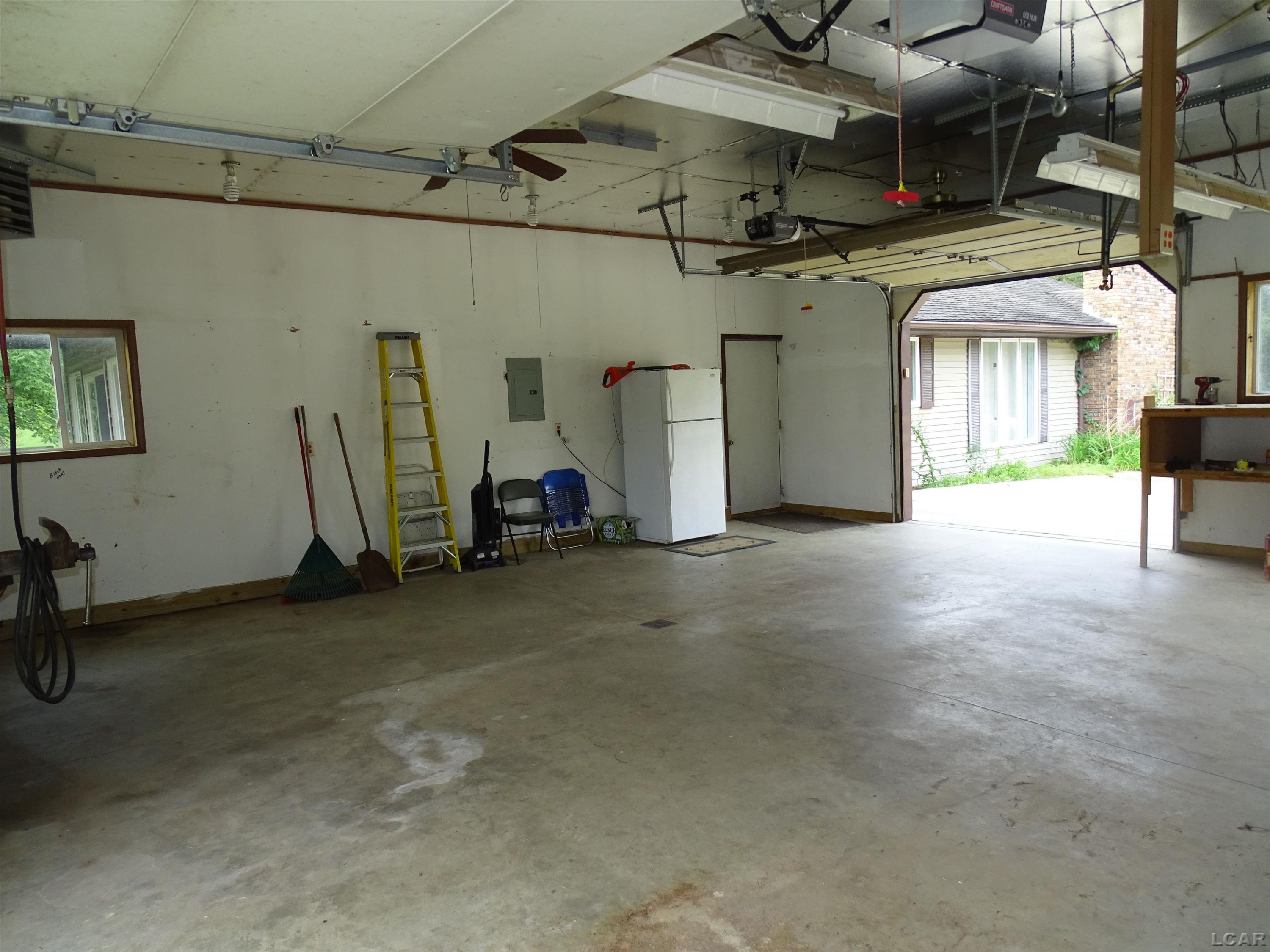 8400 Clinton, Jackson, MI 49201 — Photo 36