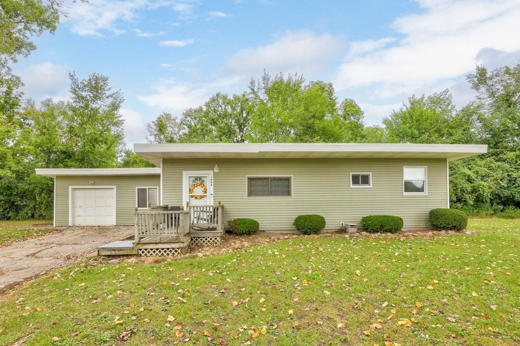 1906 Banner Road, Saginaw, MI 48601 — Photo 2