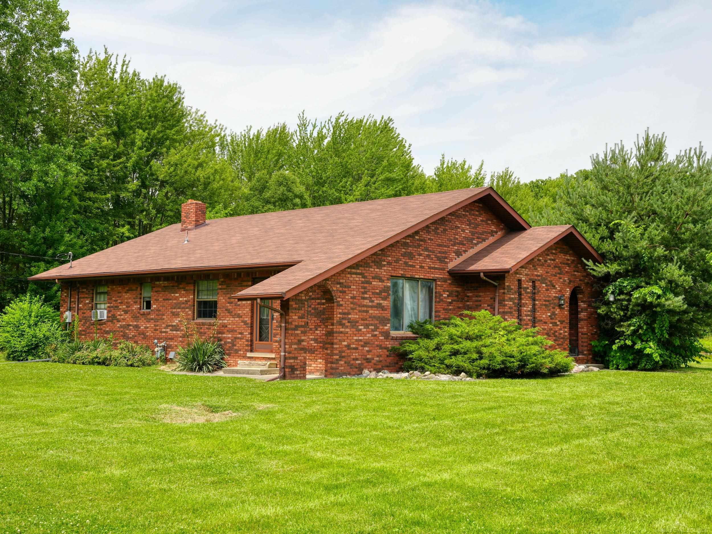 1980 Hessen Road, MI — front exterior