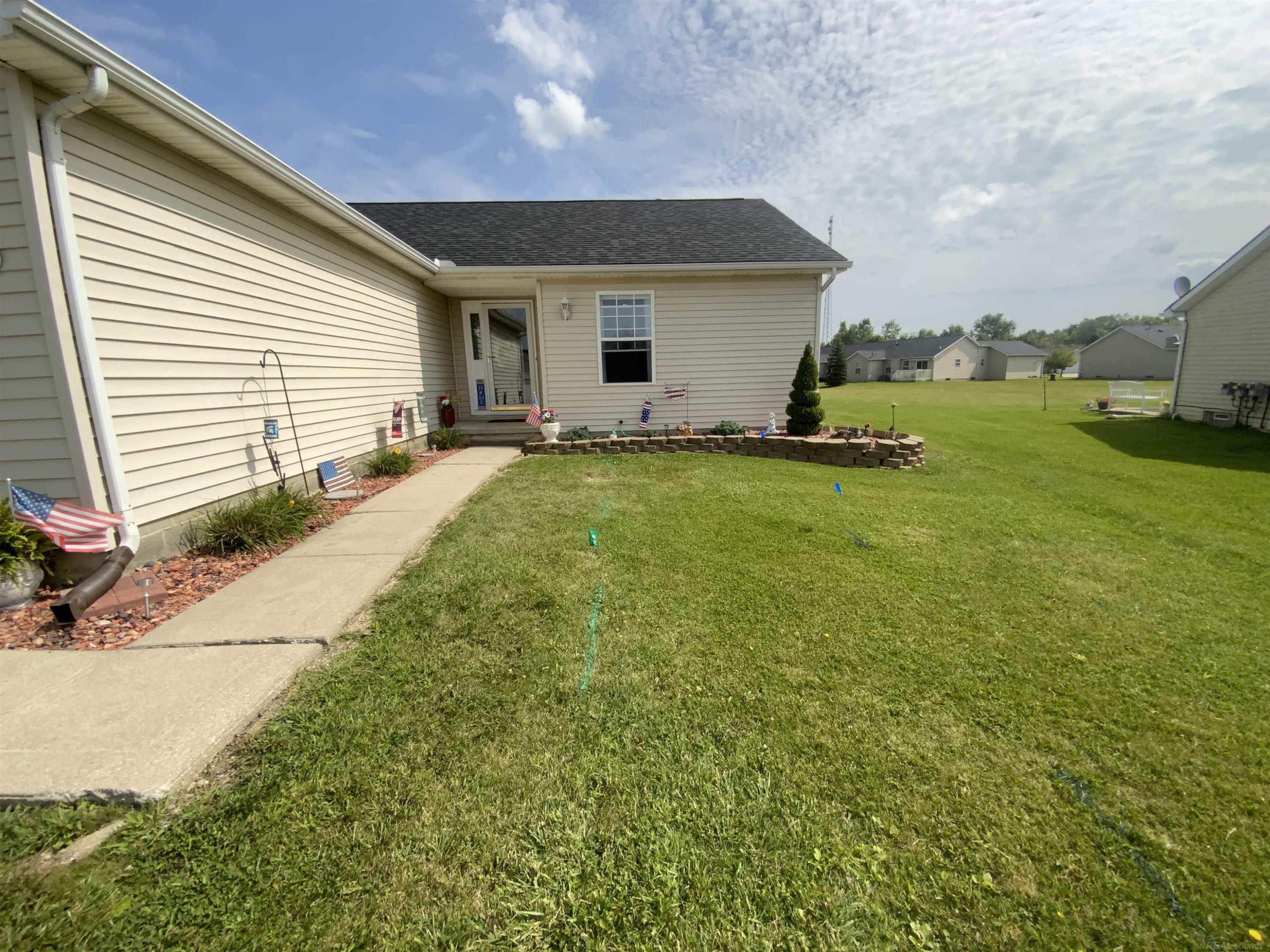 242 Quail Drive Drive, Capac, MI 48014 — Photo 2