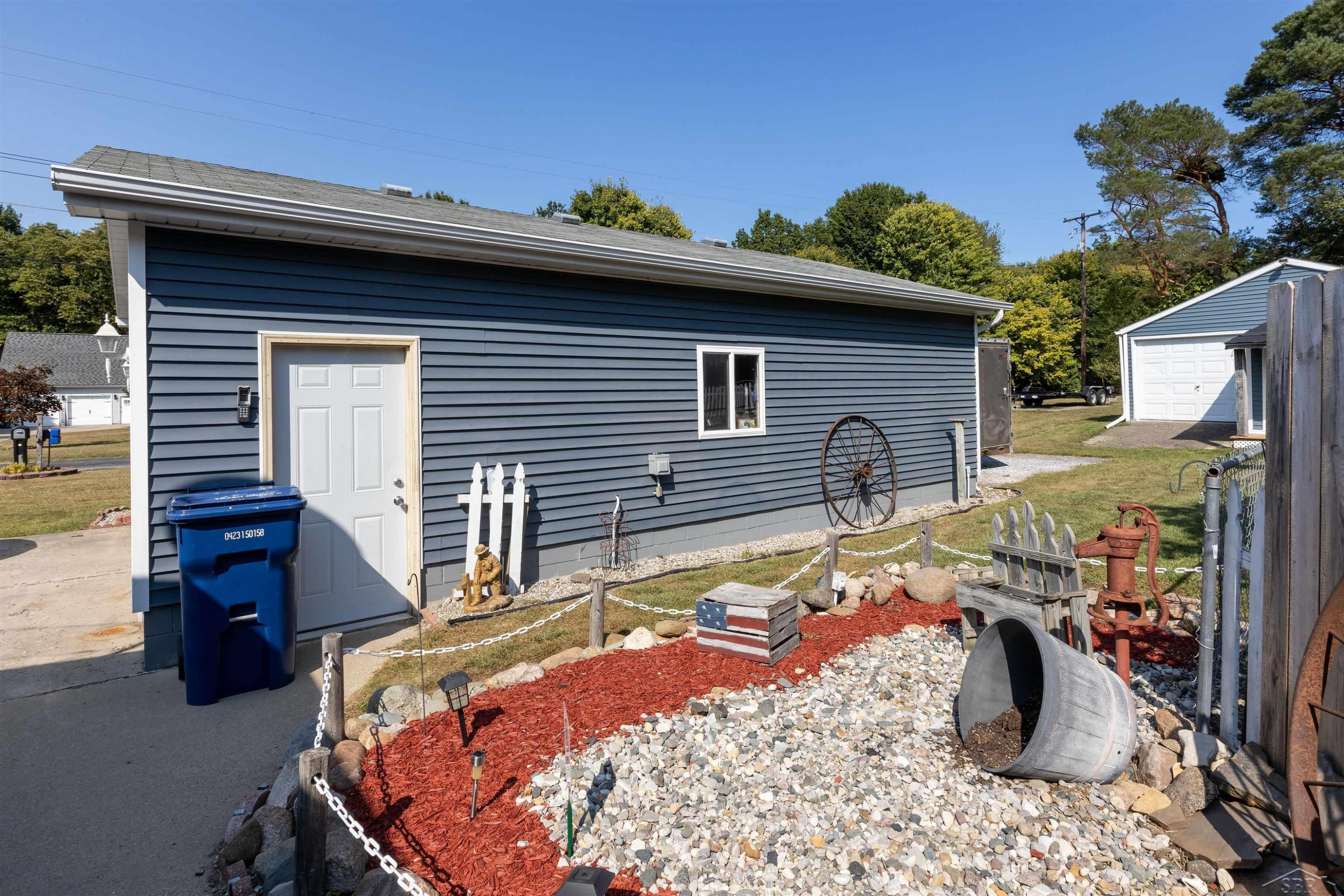 6015 S Graham Road, Saint Charles, MI 48655 — Photo 28