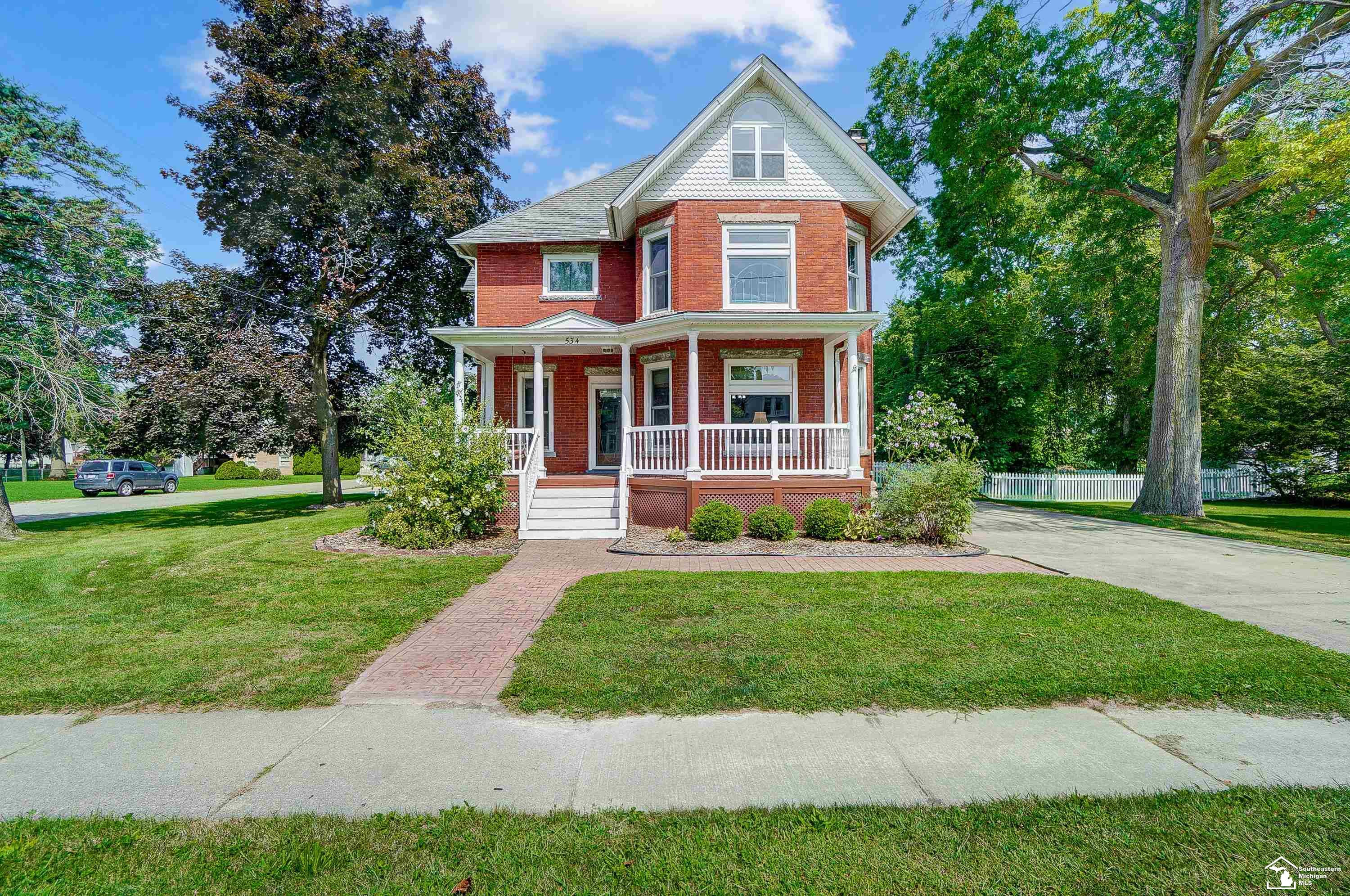 534 Monroe, Carleton, MI 48117 — front exterior