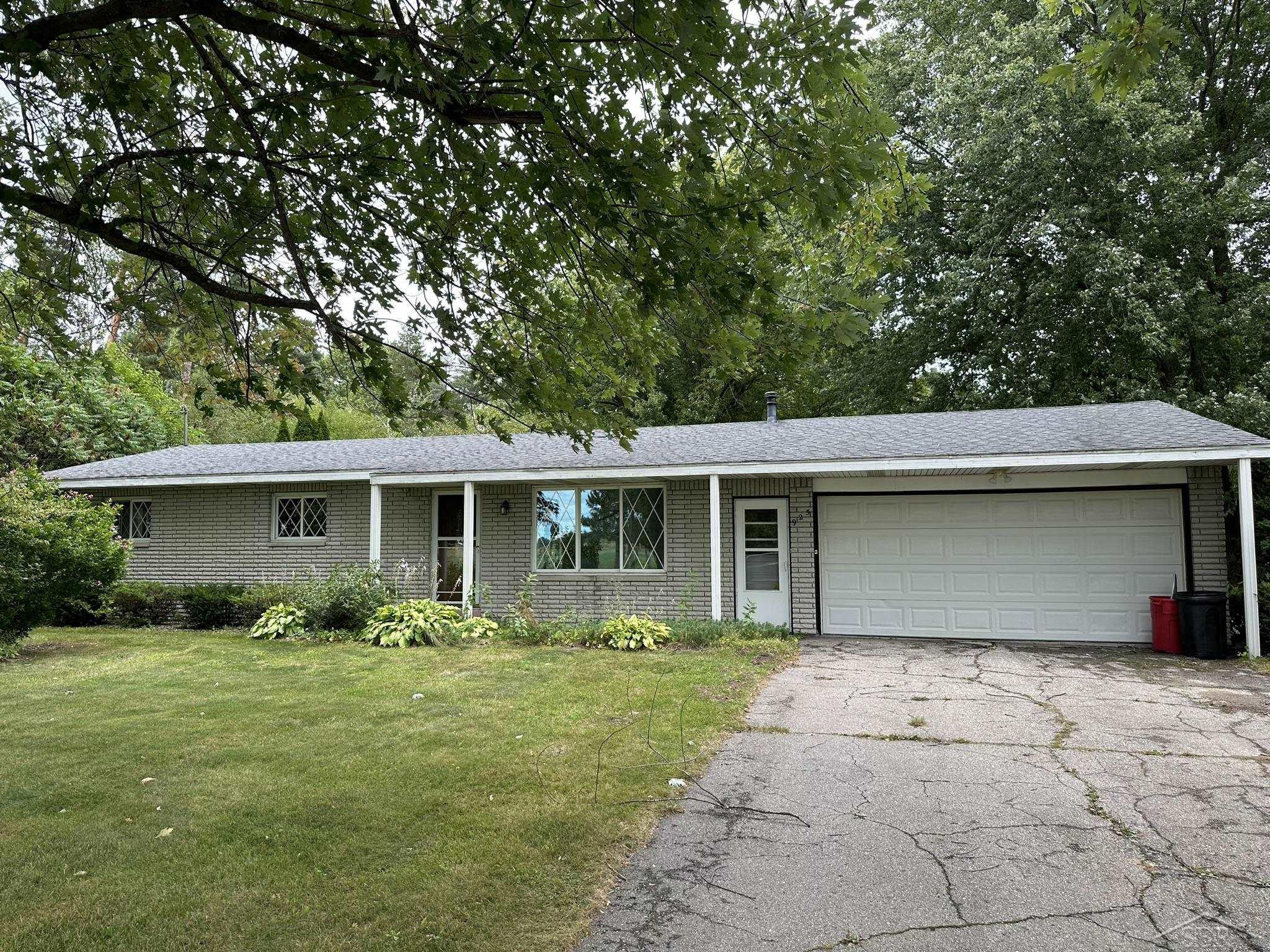 925 S Chapin Road, Merrill, MI 48637 — front exterior