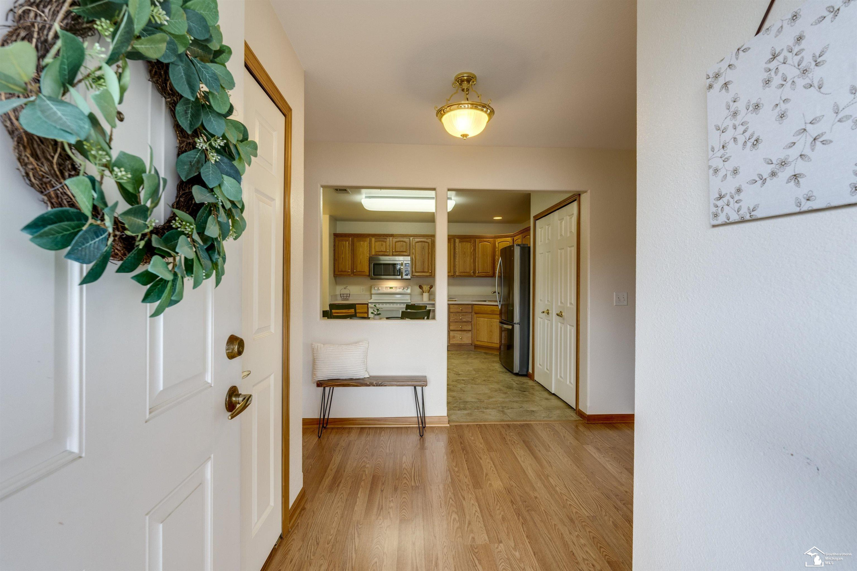 2438 Sutton, Temperance, MI 48182 — Photo 2