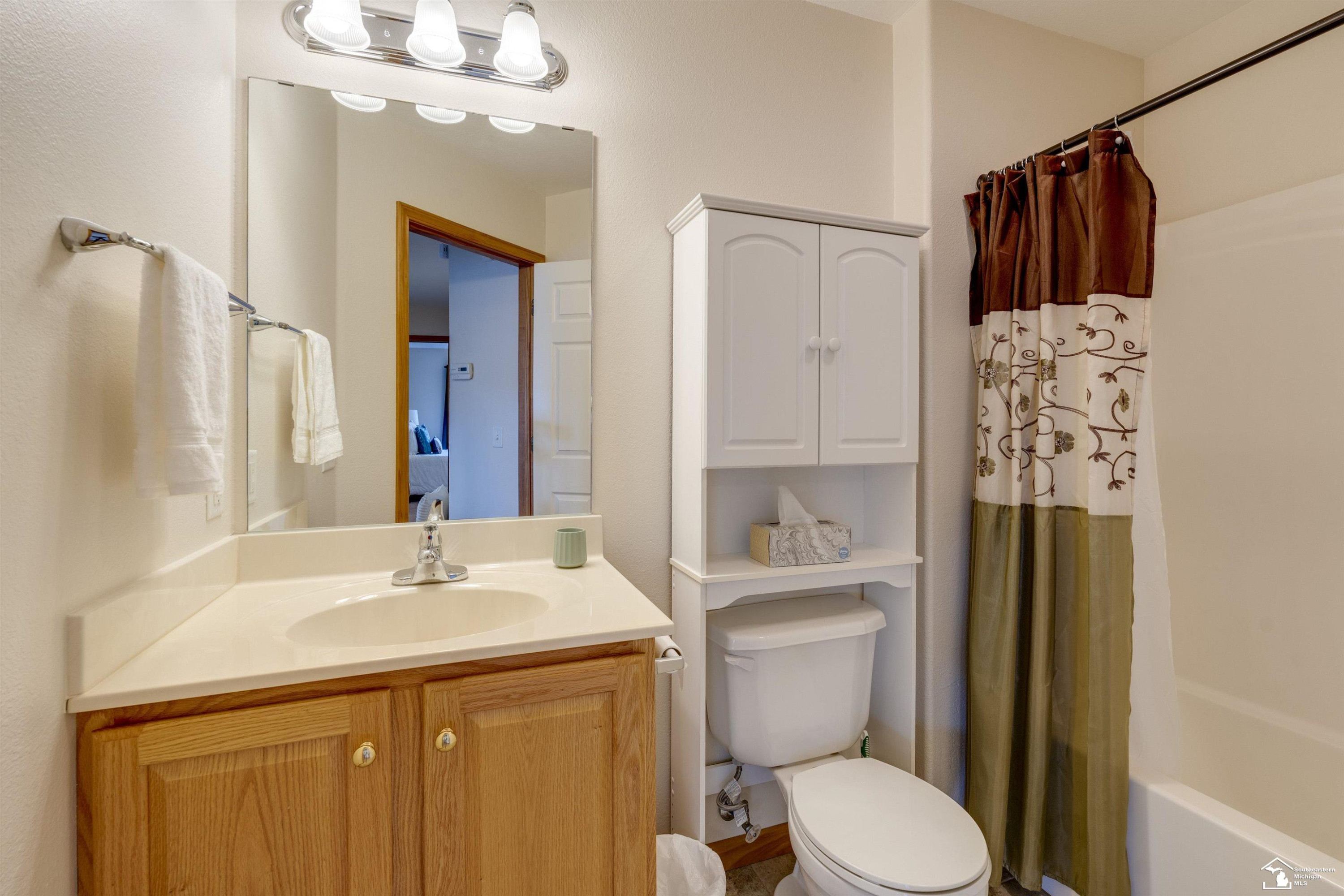 2438 Sutton, Temperance, MI 48182 — Photo 9