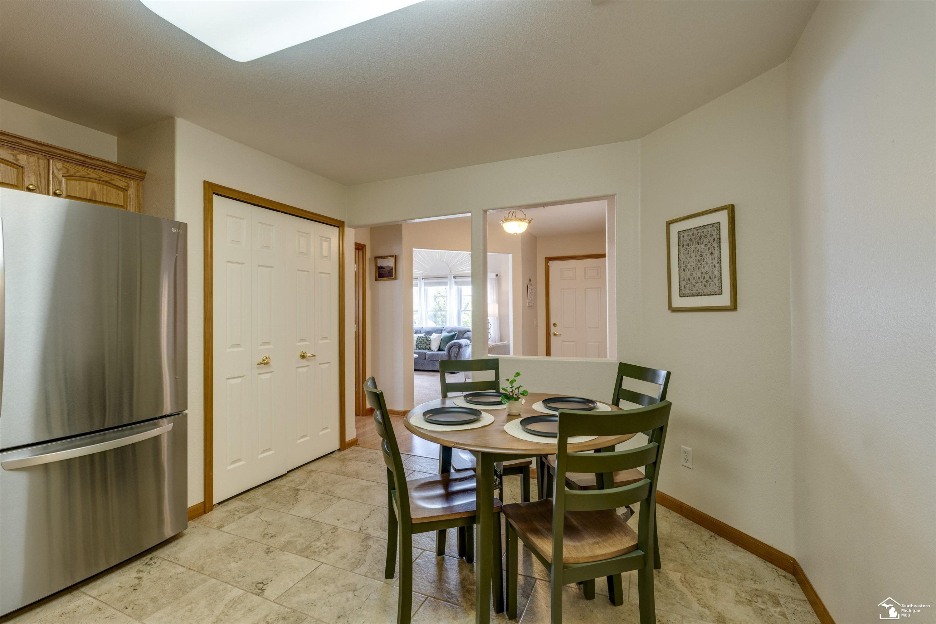 2438 Sutton, Temperance, MI 48182 — Photo 18