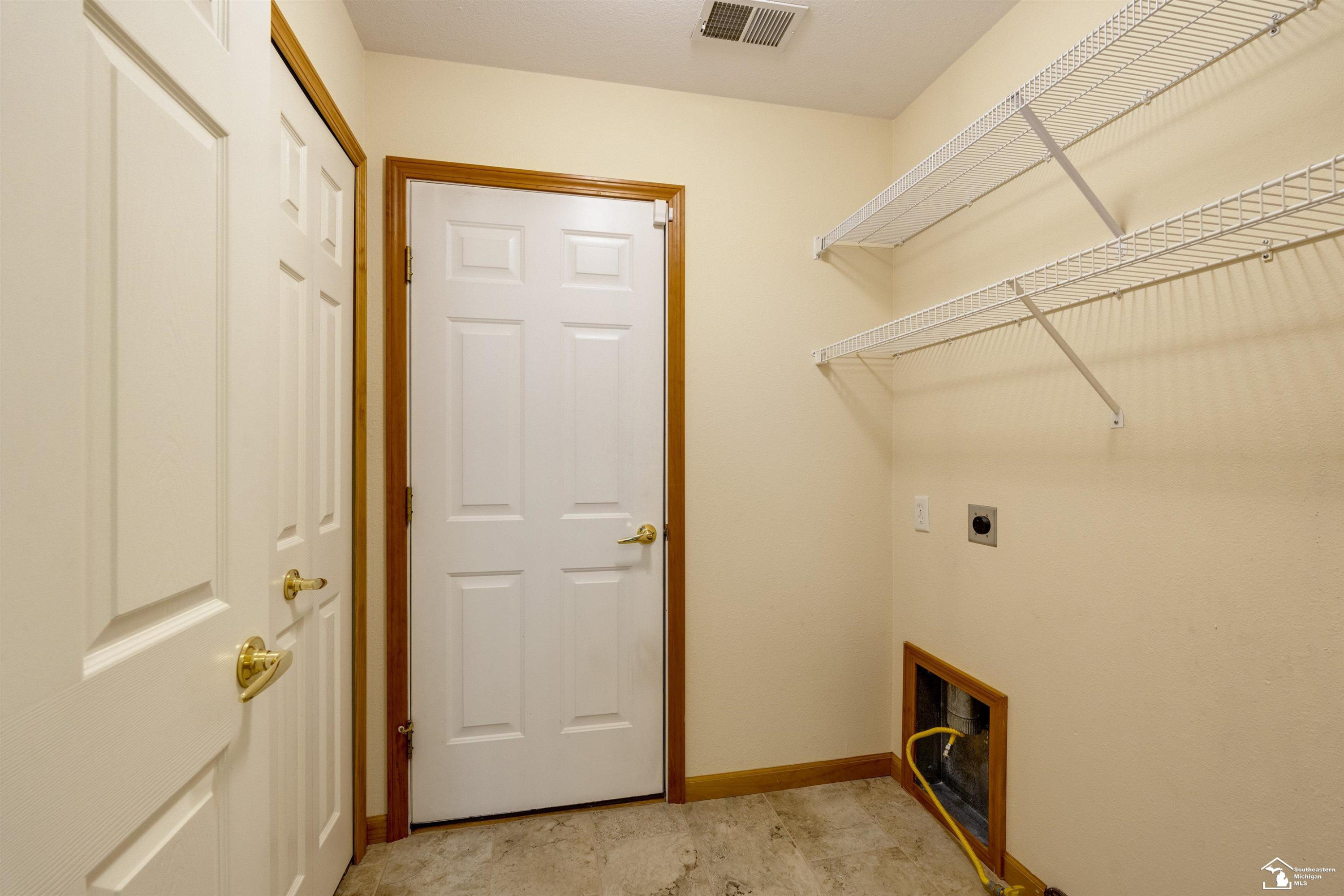 2438 Sutton, Temperance, MI 48182 — Photo 19