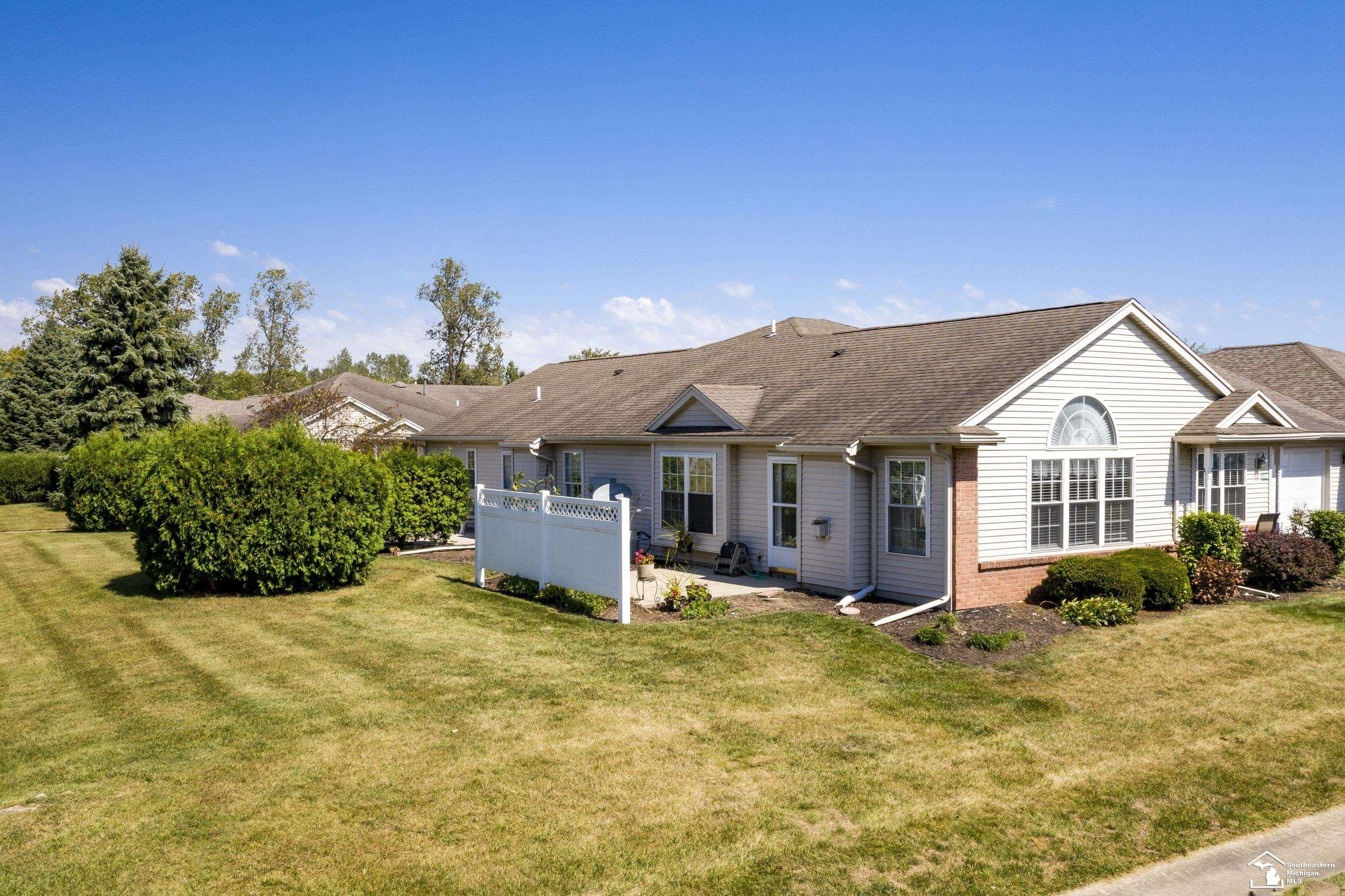2416 Sutton, Temperance, MI 48182 — Photo 2