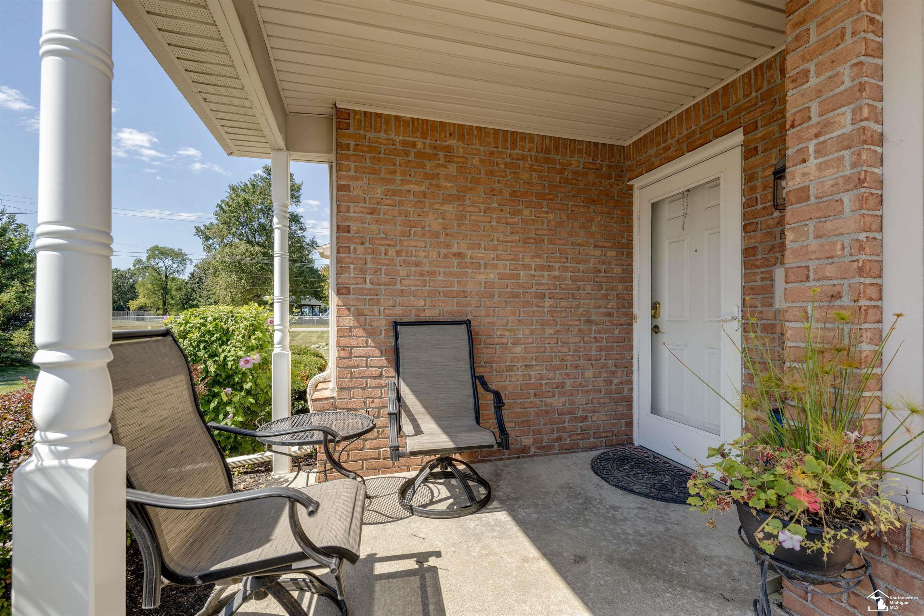 2416 Sutton, Temperance, MI 48182 — Photo 3