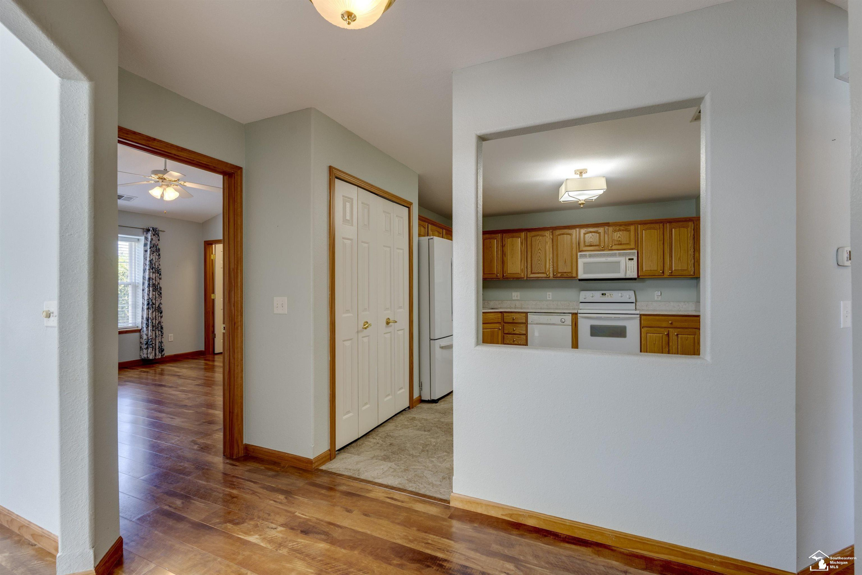 2416 Sutton, Temperance, MI 48182 — Photo 8