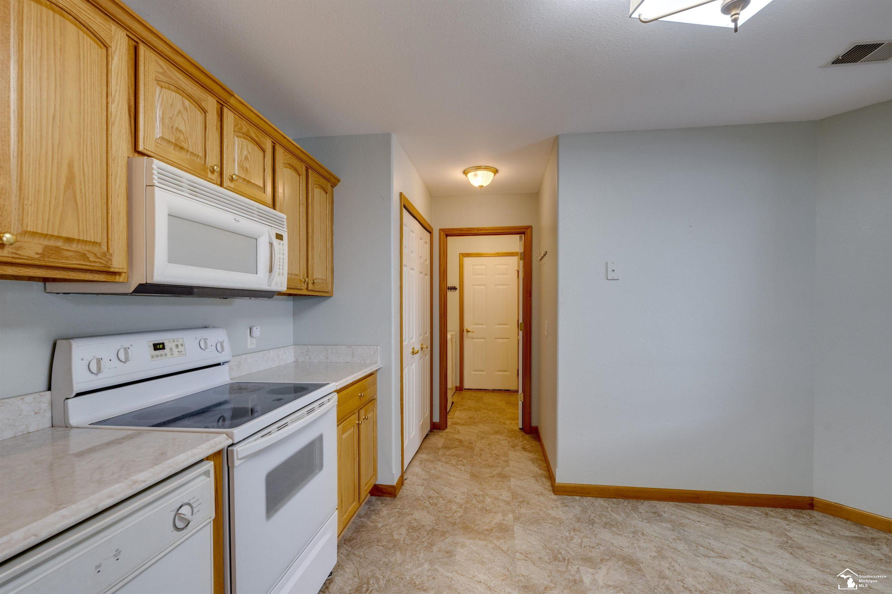 2416 Sutton, Temperance, MI 48182 — Photo 11