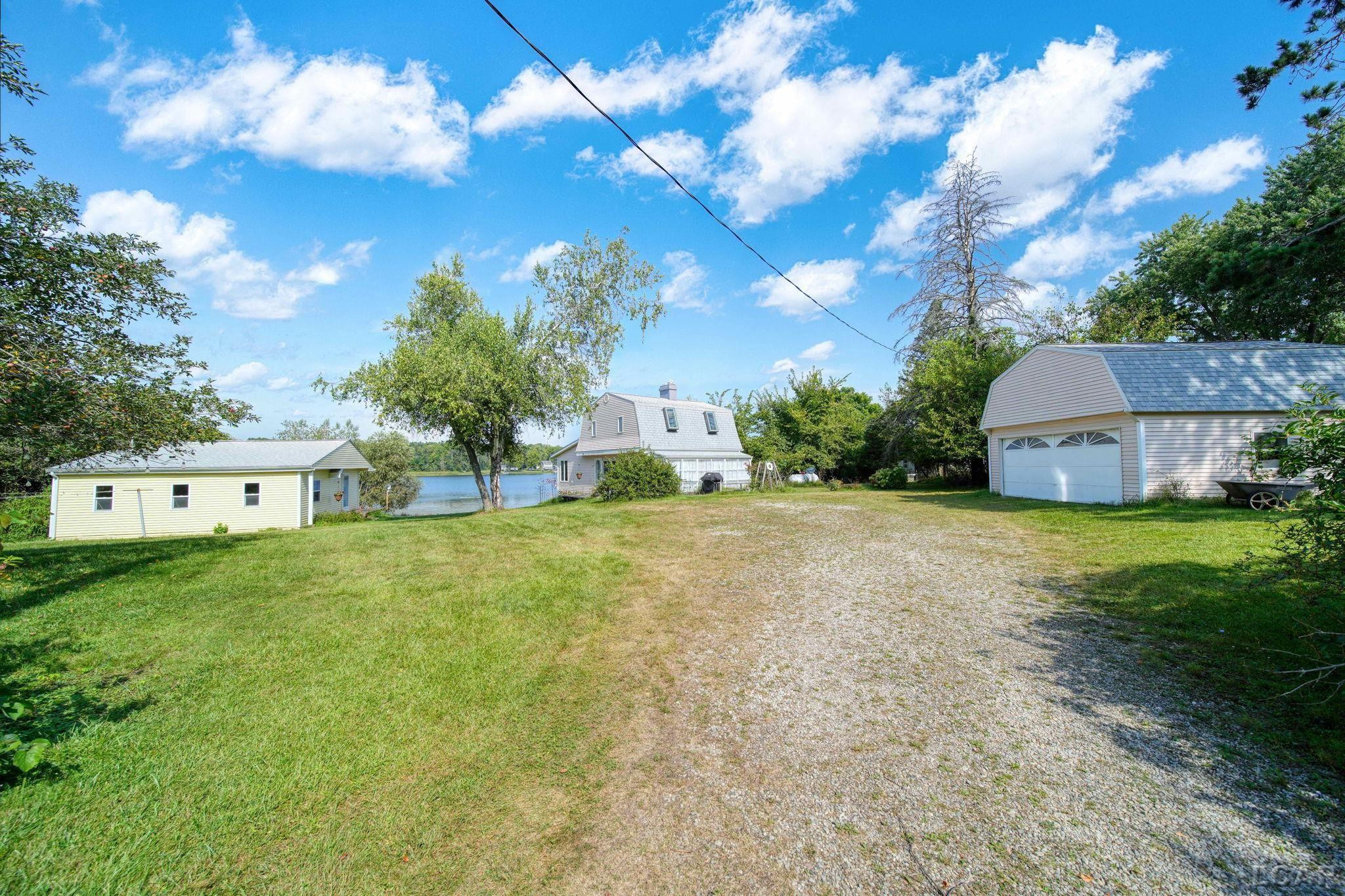 624 Fishermans Wharf, Horton, MI 49246 — front exterior