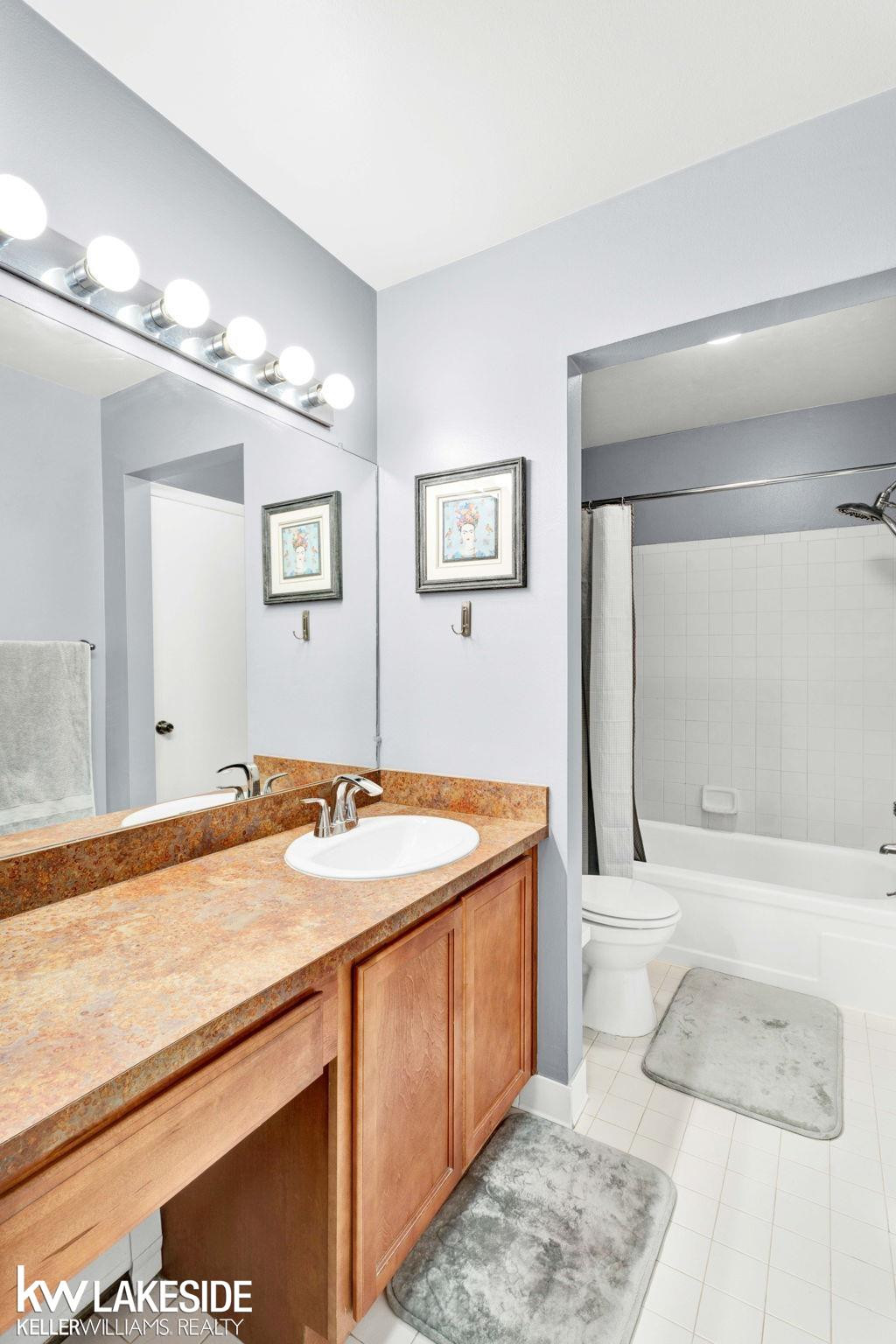 2445 Torquay Avenue, UNIT 207, Royal Oak, MI 48073 — Photo 18