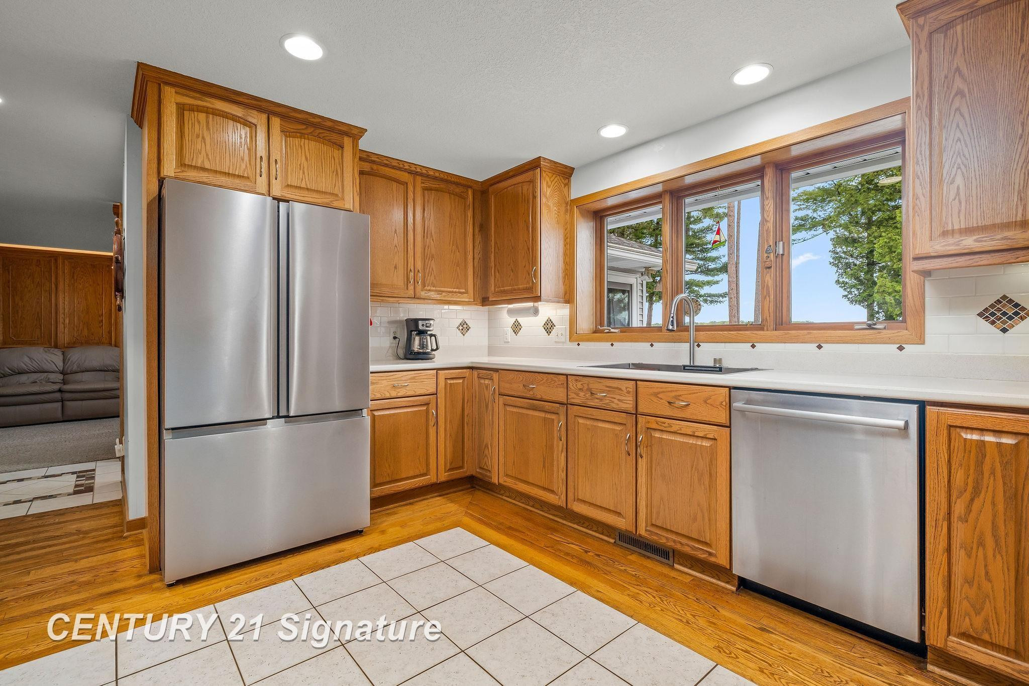 124 W Center Street, Sanford, MI 48657 — Photo 7