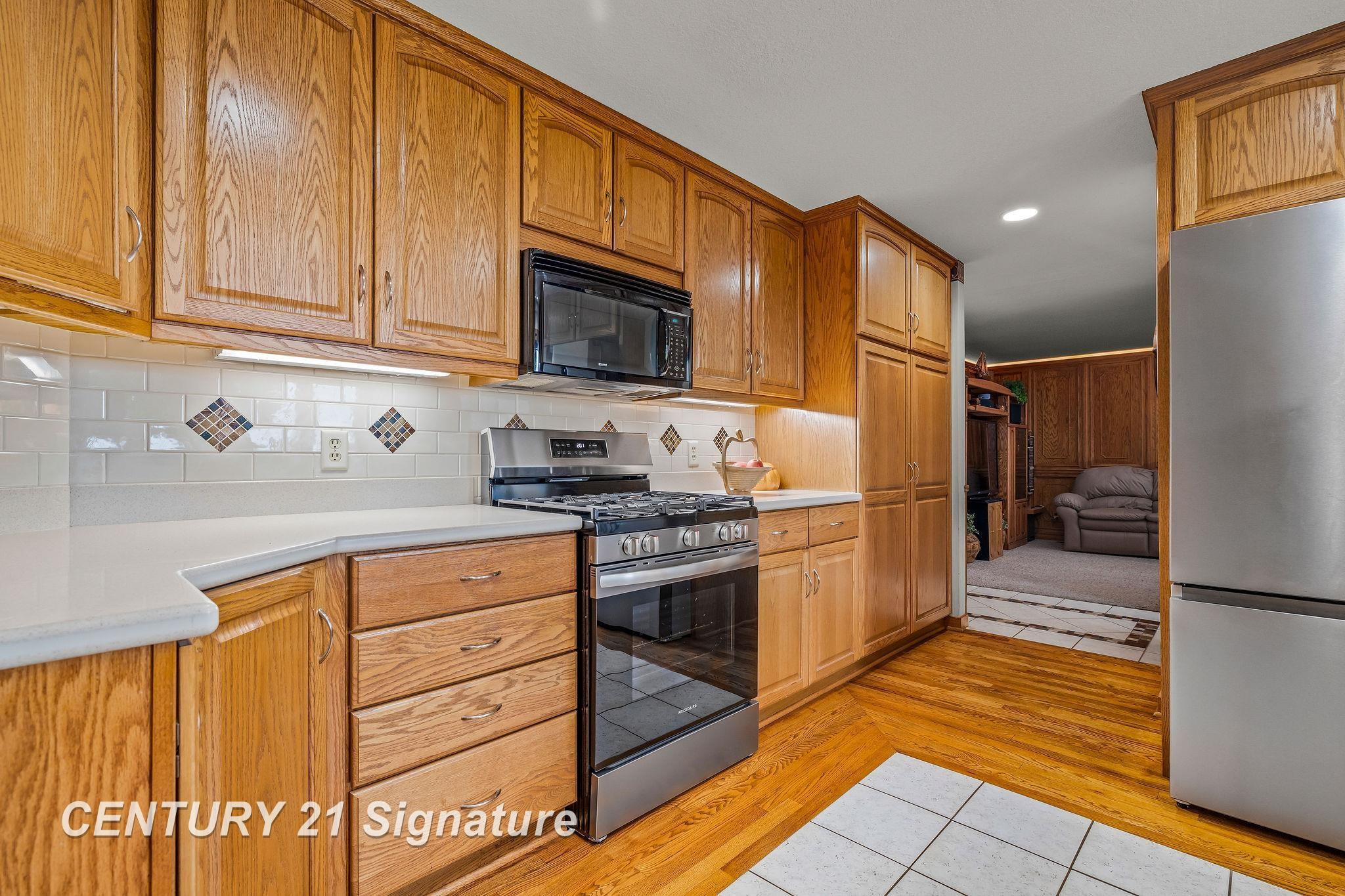 124 W Center Street, Sanford, MI 48657 — Photo 9