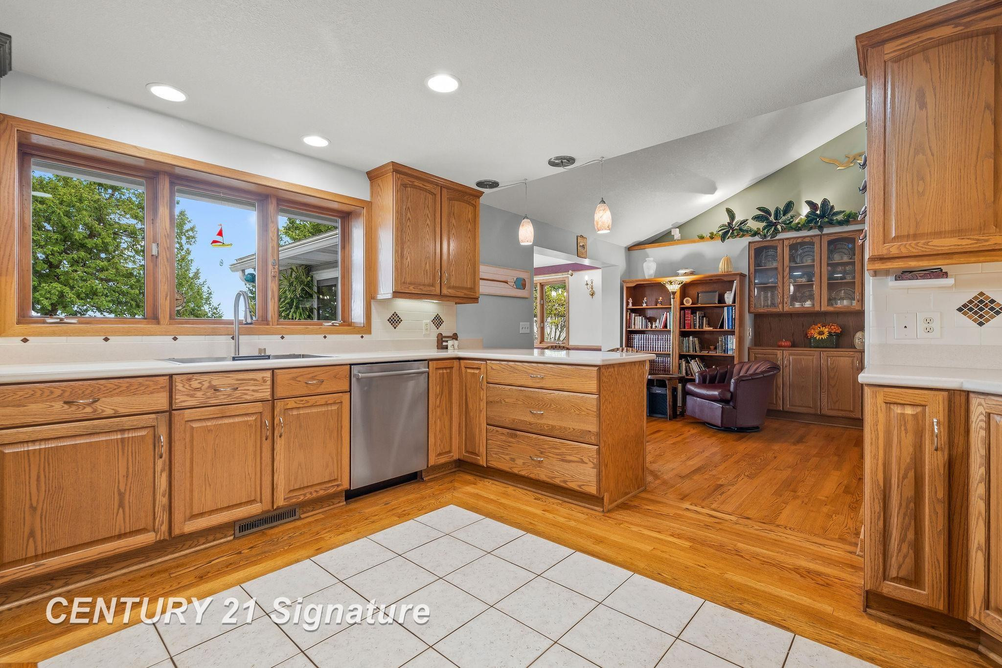 124 W Center Street, Sanford, MI 48657 — Photo 10