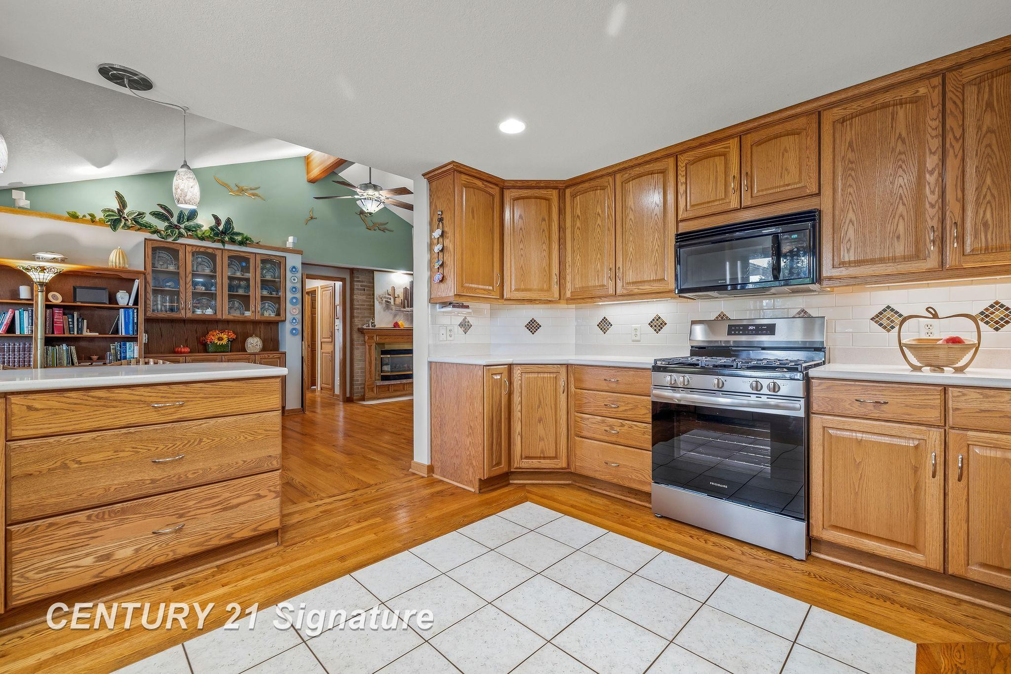 124 W Center Street, Sanford, MI 48657 — Photo 11