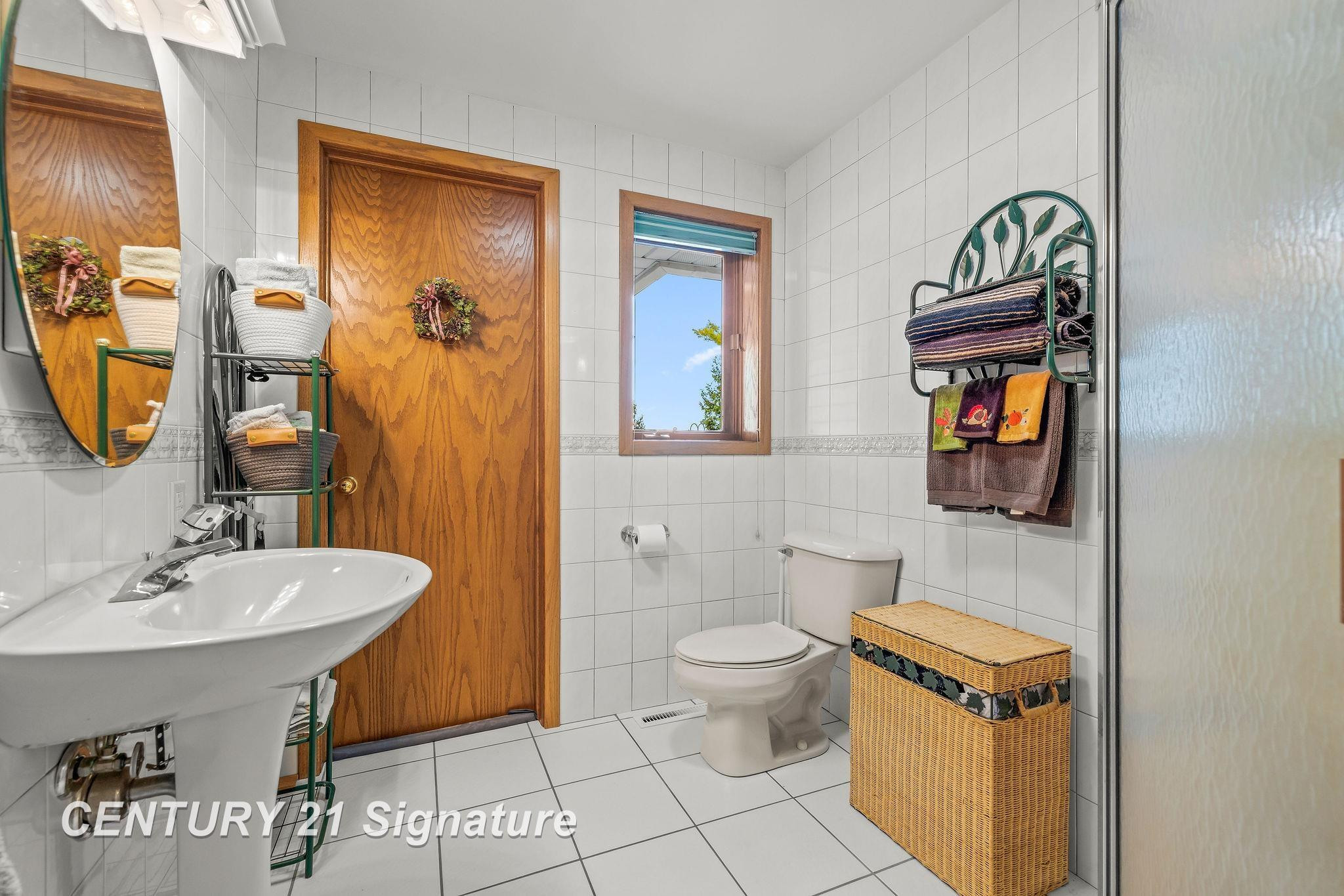 124 W Center Street, Sanford, MI 48657 — Photo 37