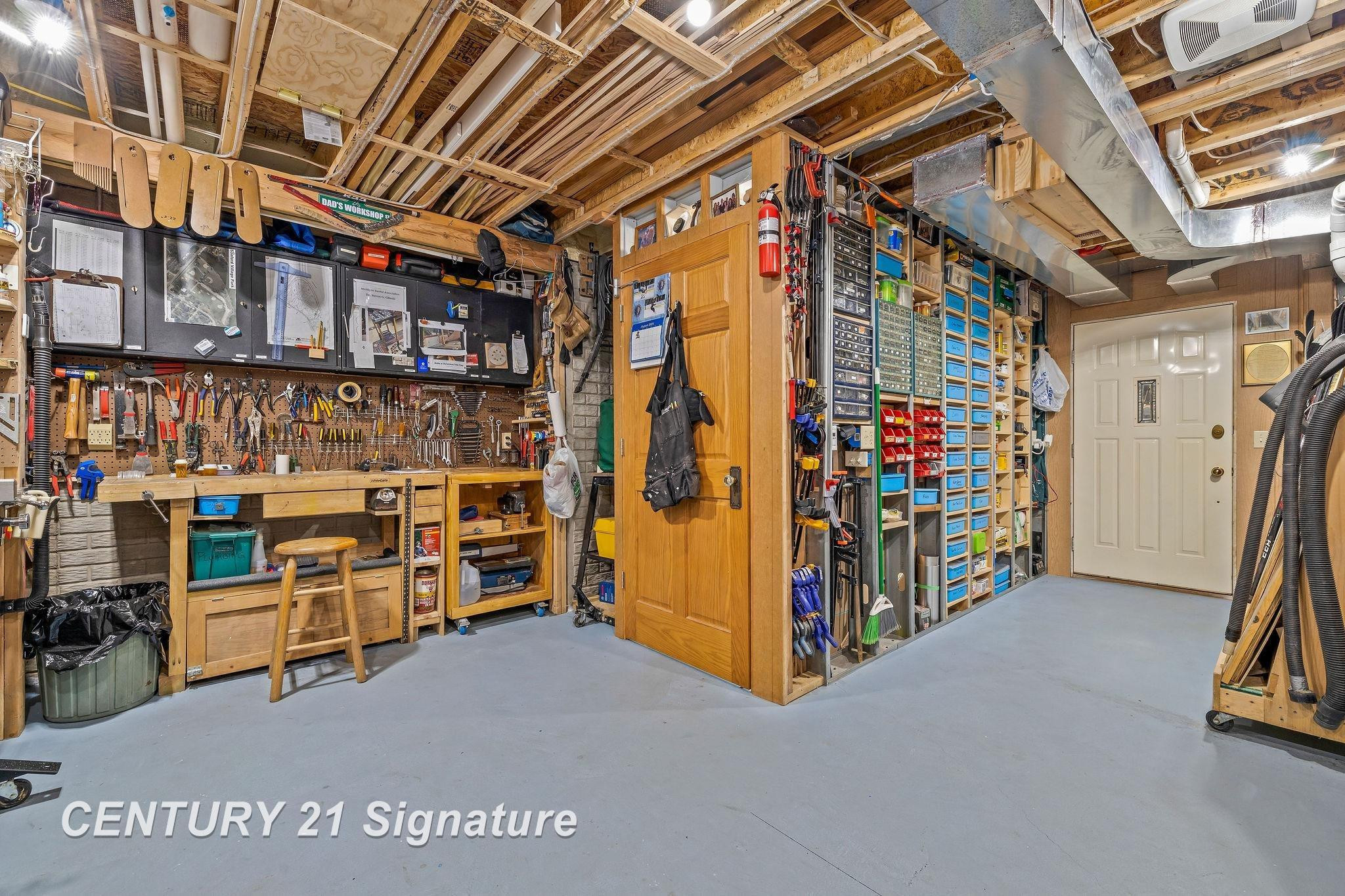 124 W Center Street, Sanford, MI 48657 — Photo 40