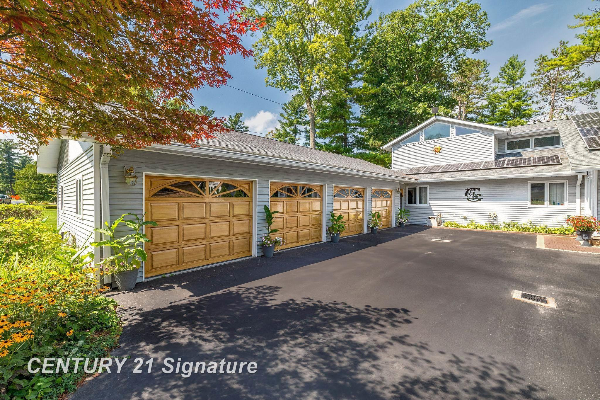 124 W Center Street, Sanford, MI 48657 — Photo 44
