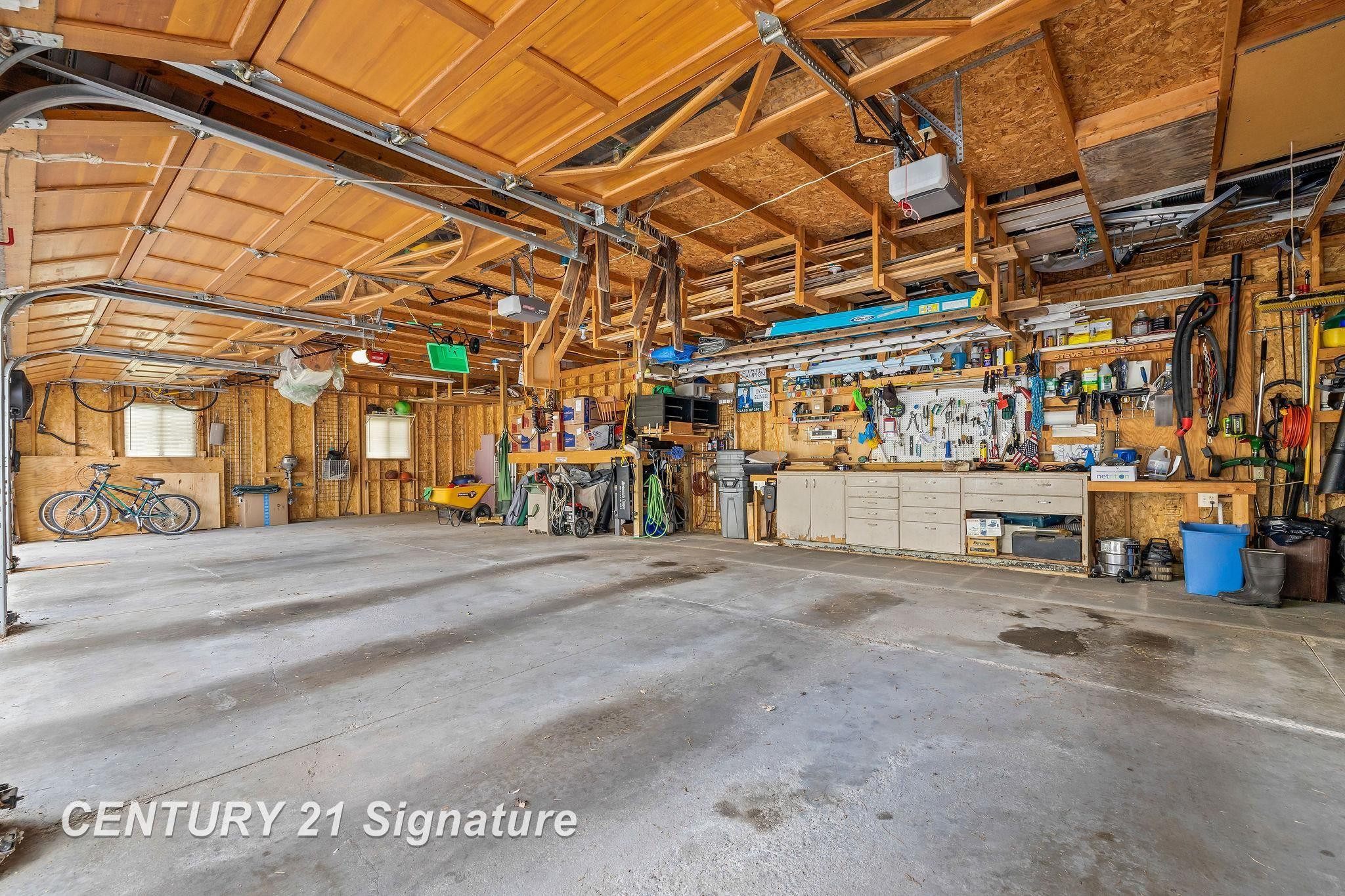 124 W Center Street, Sanford, MI 48657 — Photo 45
