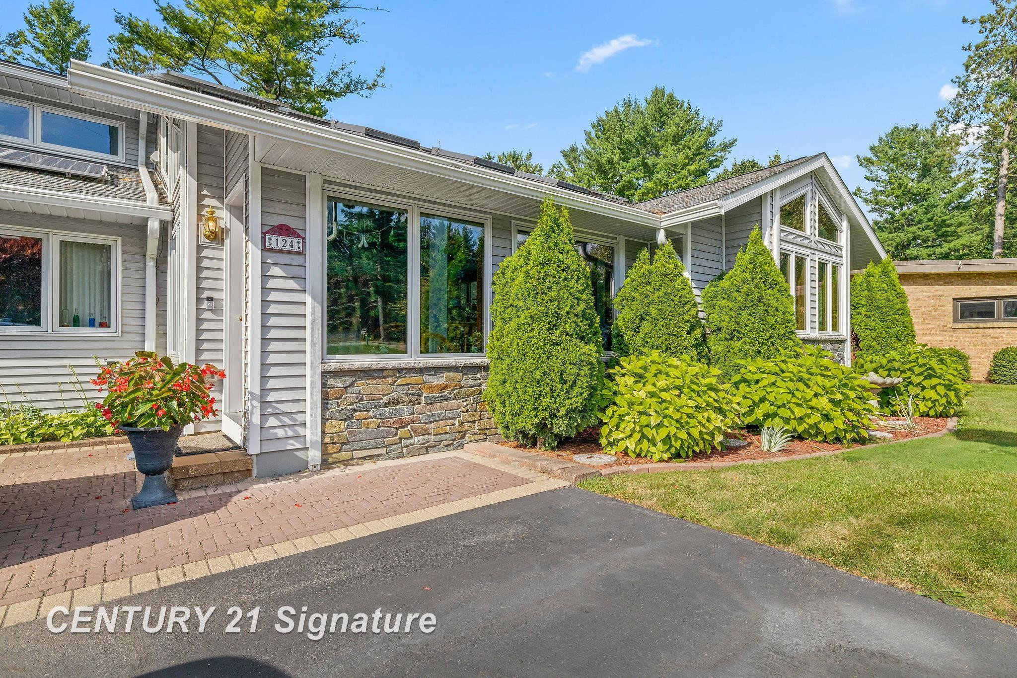 124 W Center Street, Sanford, MI 48657 — Photo 48