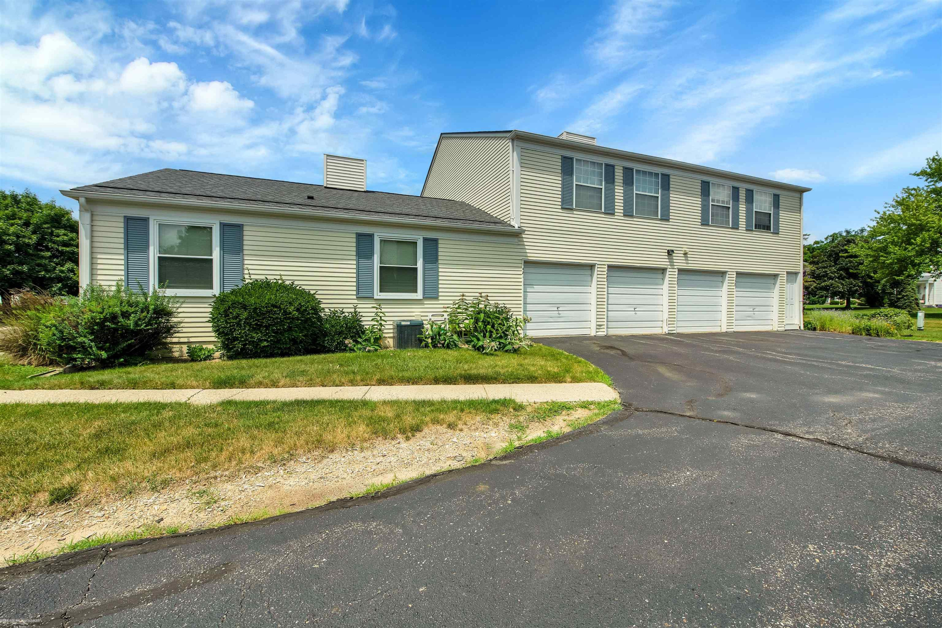 1483 Harbor Drive, Walled Lake, MI 48390 — Photo 2