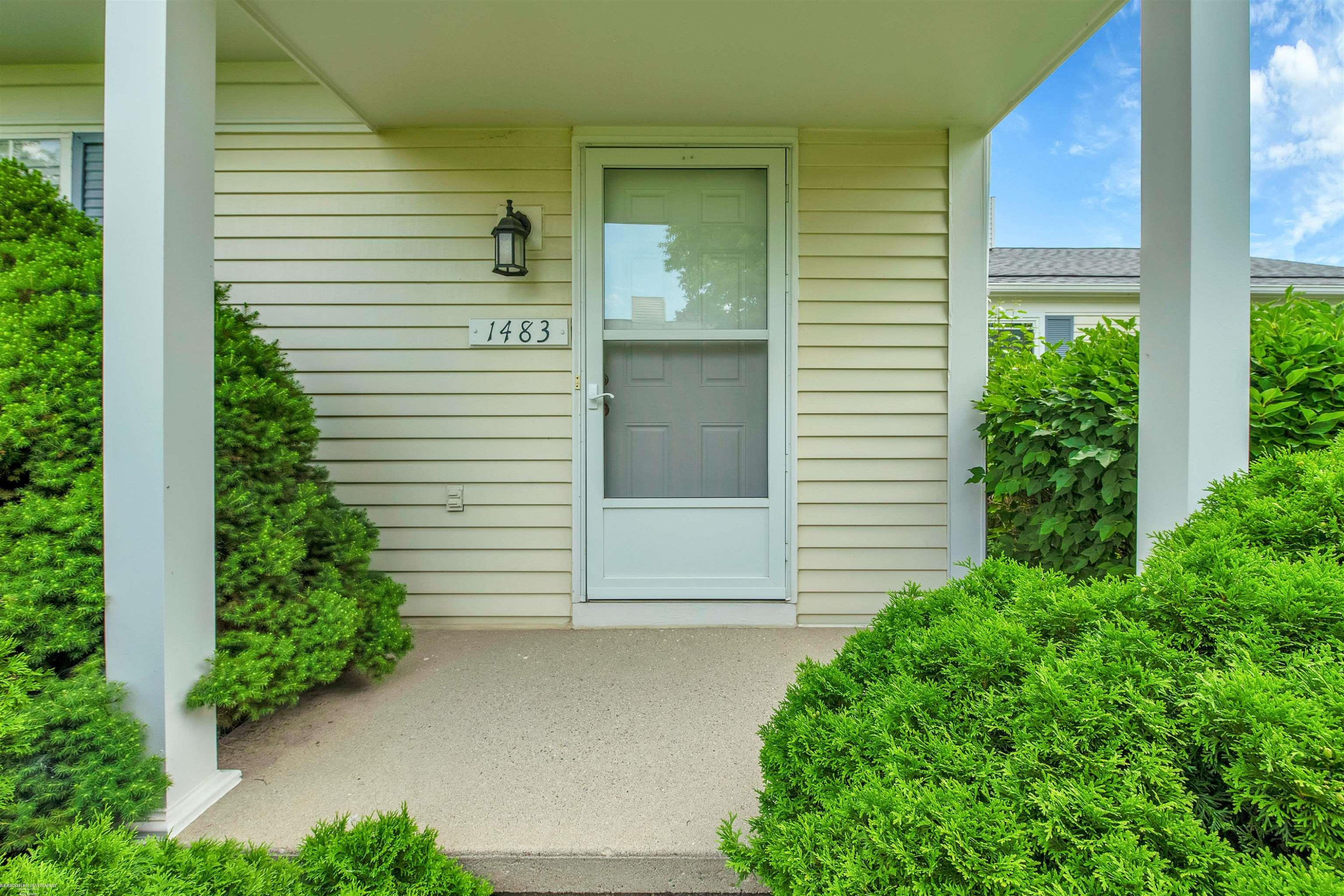 1483 Harbor Drive, Walled Lake, MI 48390 — Photo 3