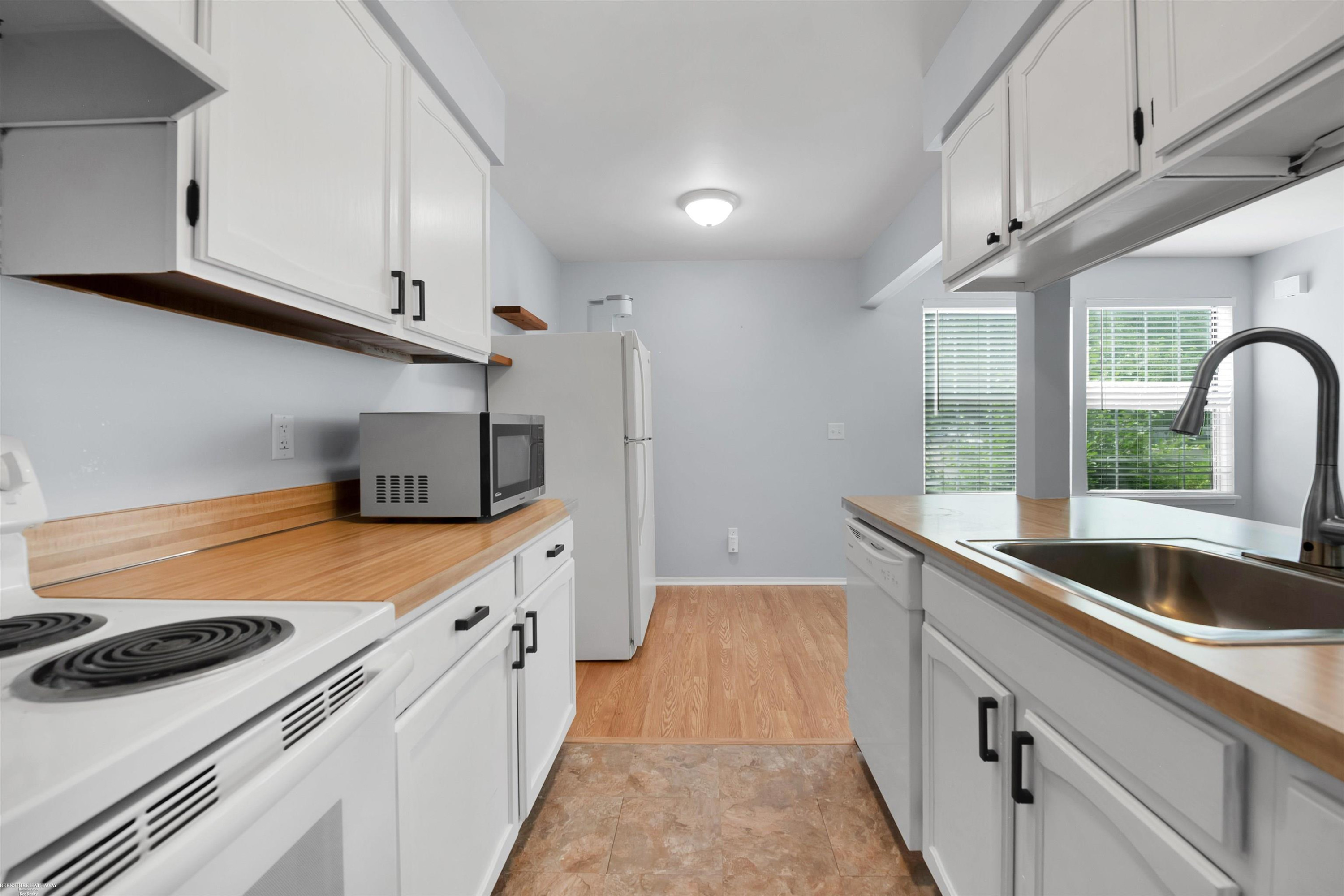 1483 Harbor Drive, Walled Lake, MI 48390 — Photo 10