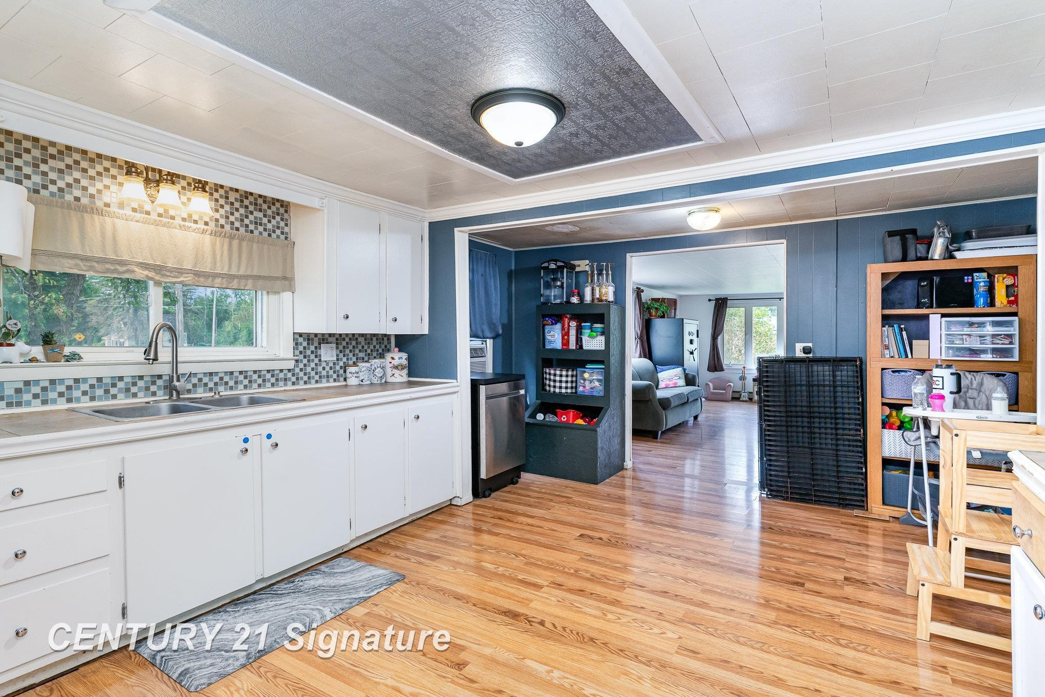 304 N Corning Street, Farwell, MI 48622 — Photo 2