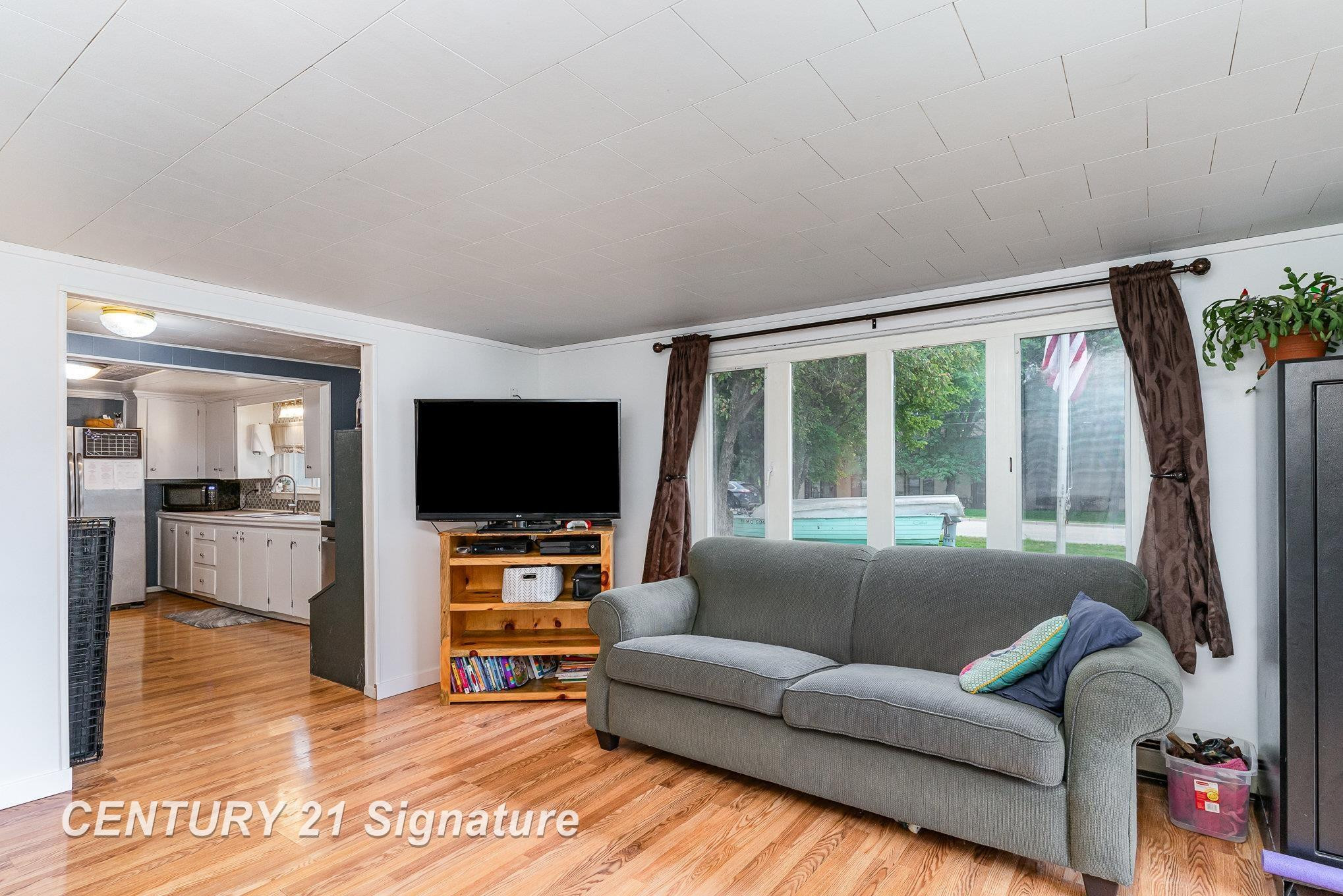 304 N Corning Street, Farwell, MI 48622 — Photo 5