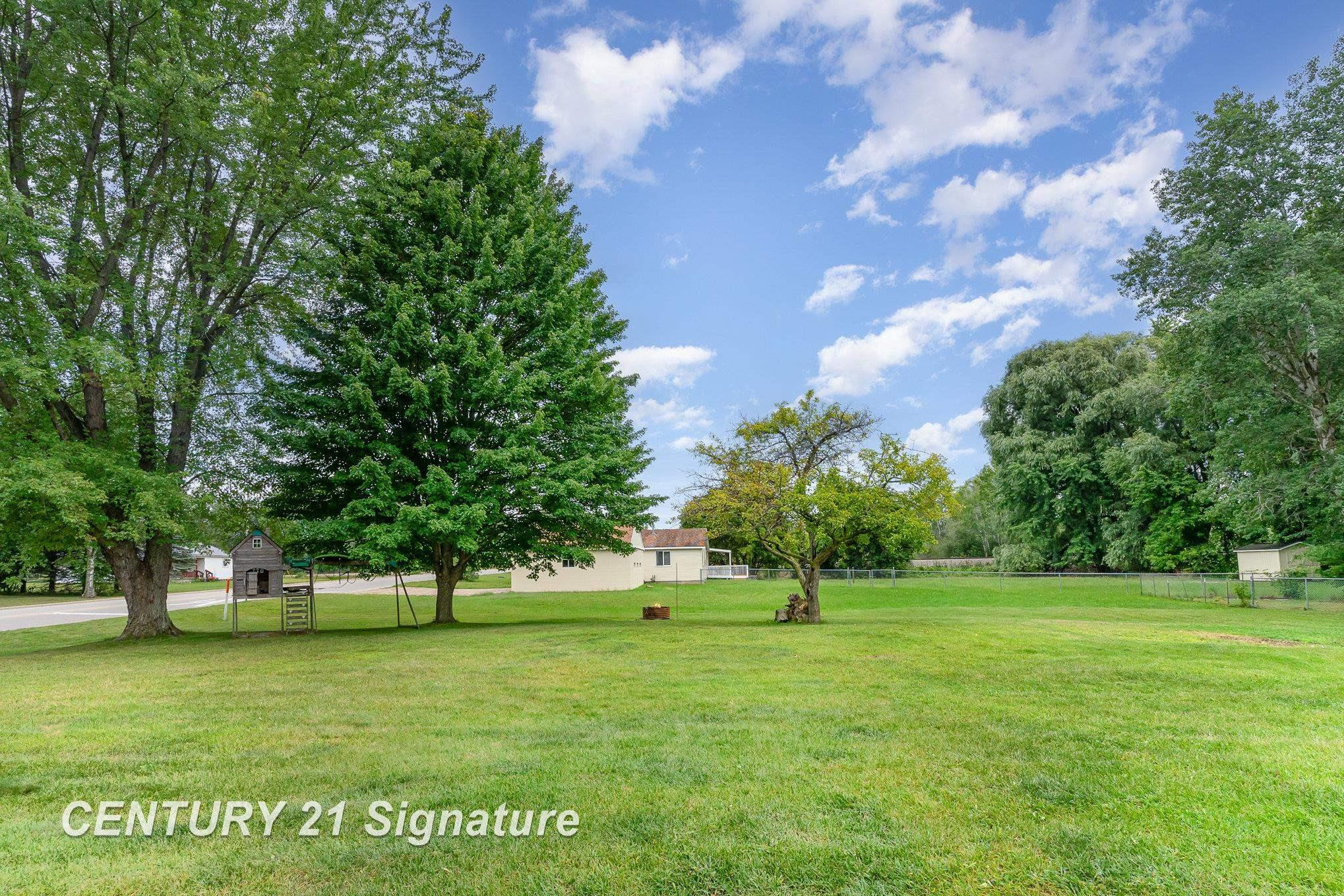 304 N Corning Street, Farwell, MI 48622 — Photo 24