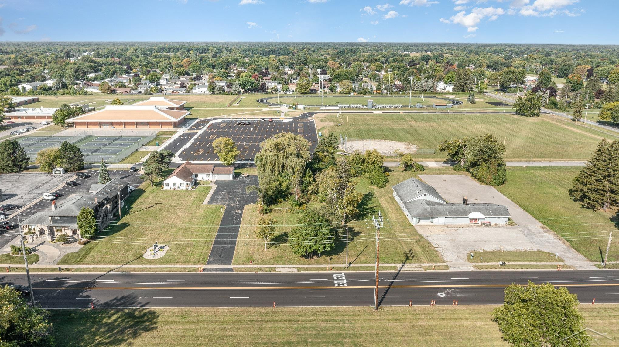 765 N Center Road, Saginaw, MI 48638