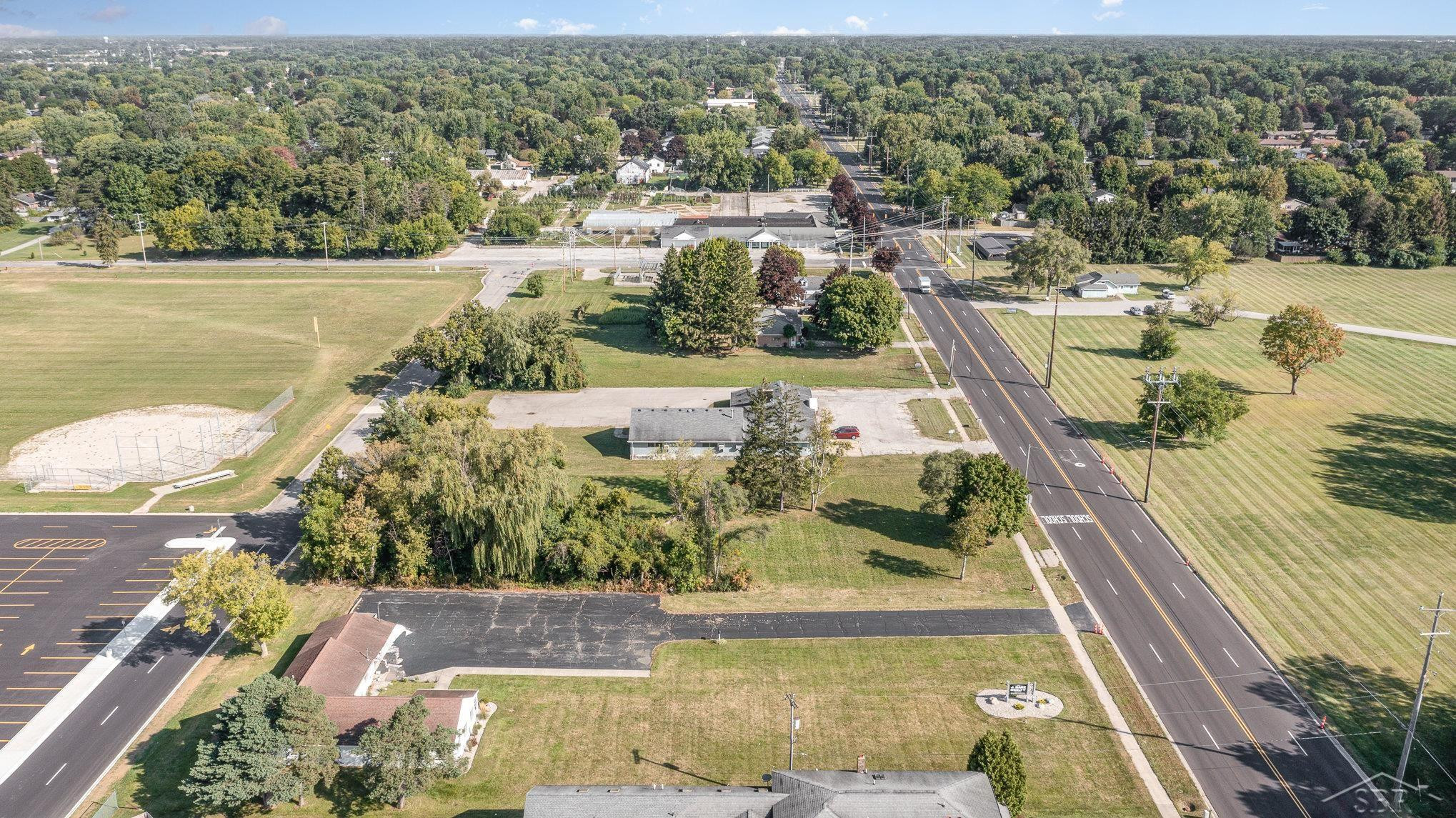 765 N Center Road, Saginaw, MI 48638 — Photo 8