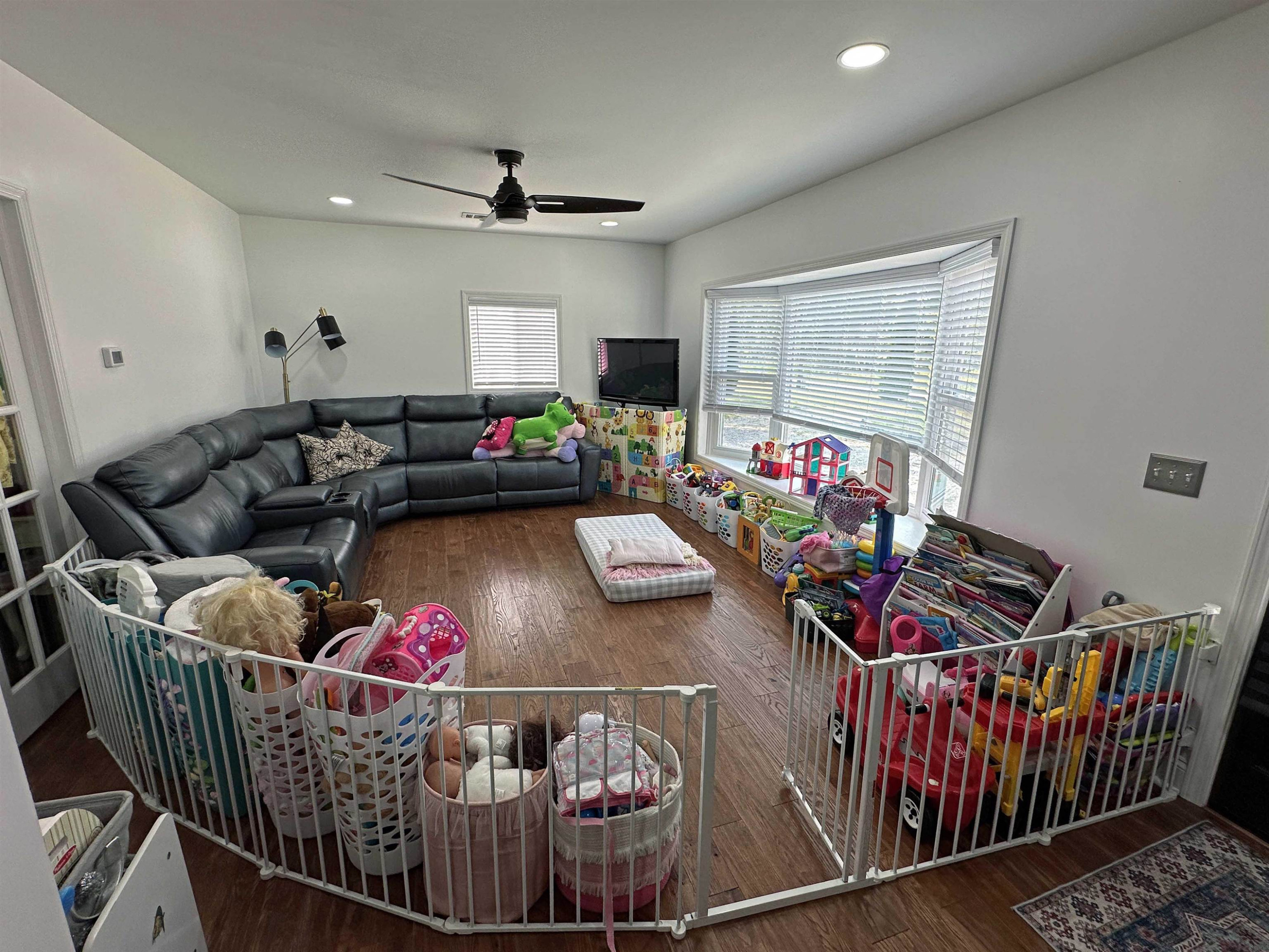 11011 Bell, Burt, MI 48417 — Photo 12