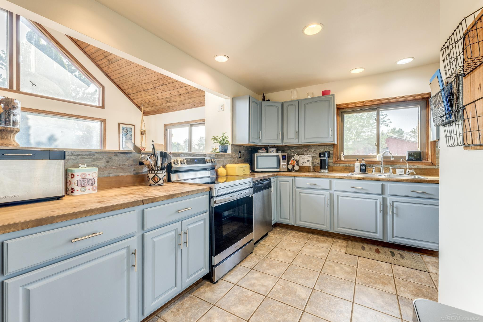 7479 Gibbons Road, MI 48032 — Photo 18