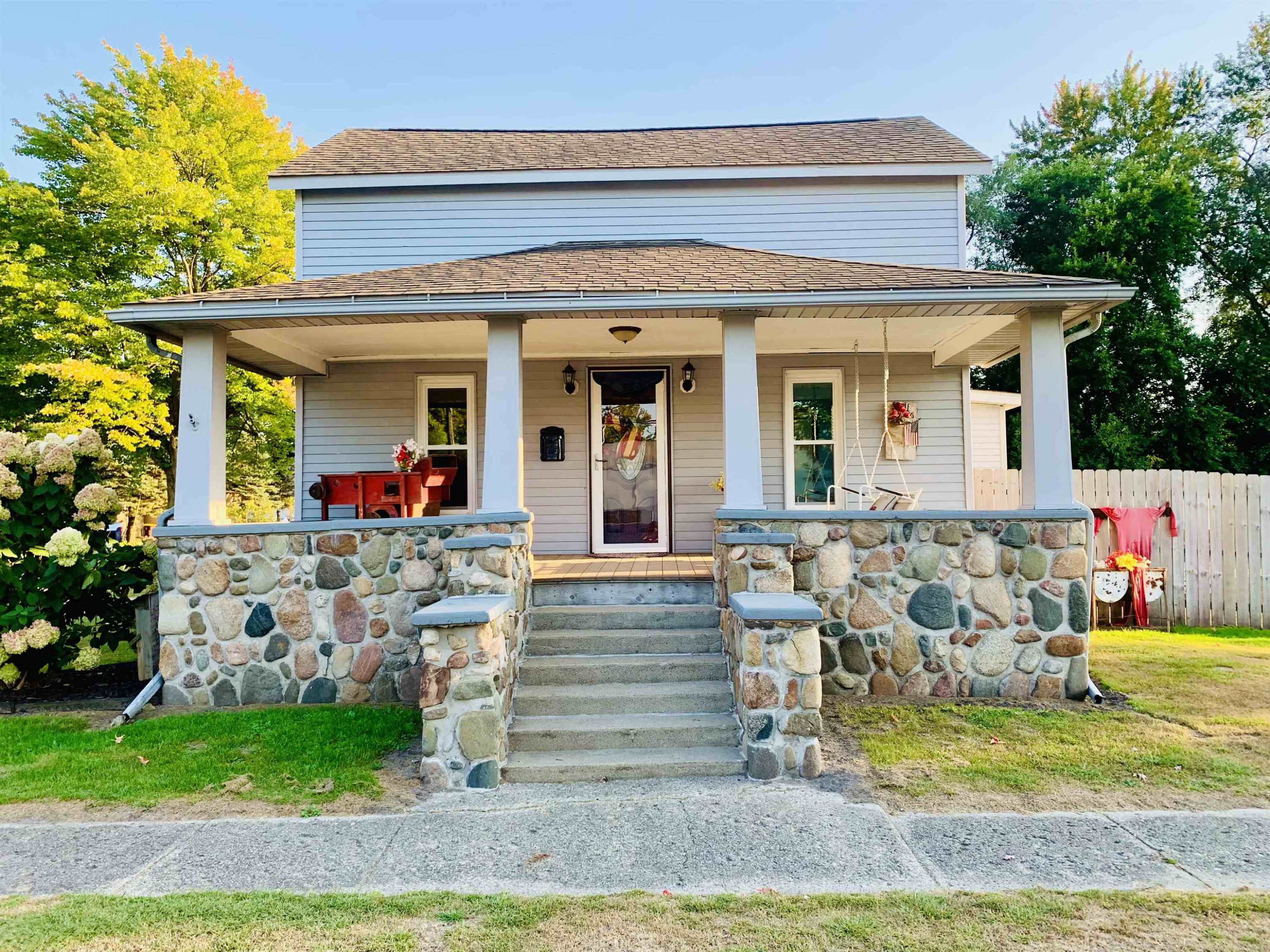 223 N Clark, Chesaning, MI 48616 — front exterior