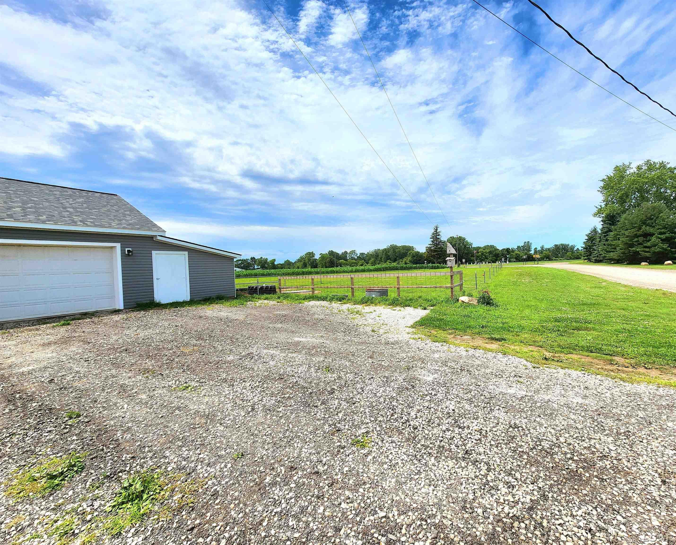 9337 Hoffman, Maybee, MI — Photo 13