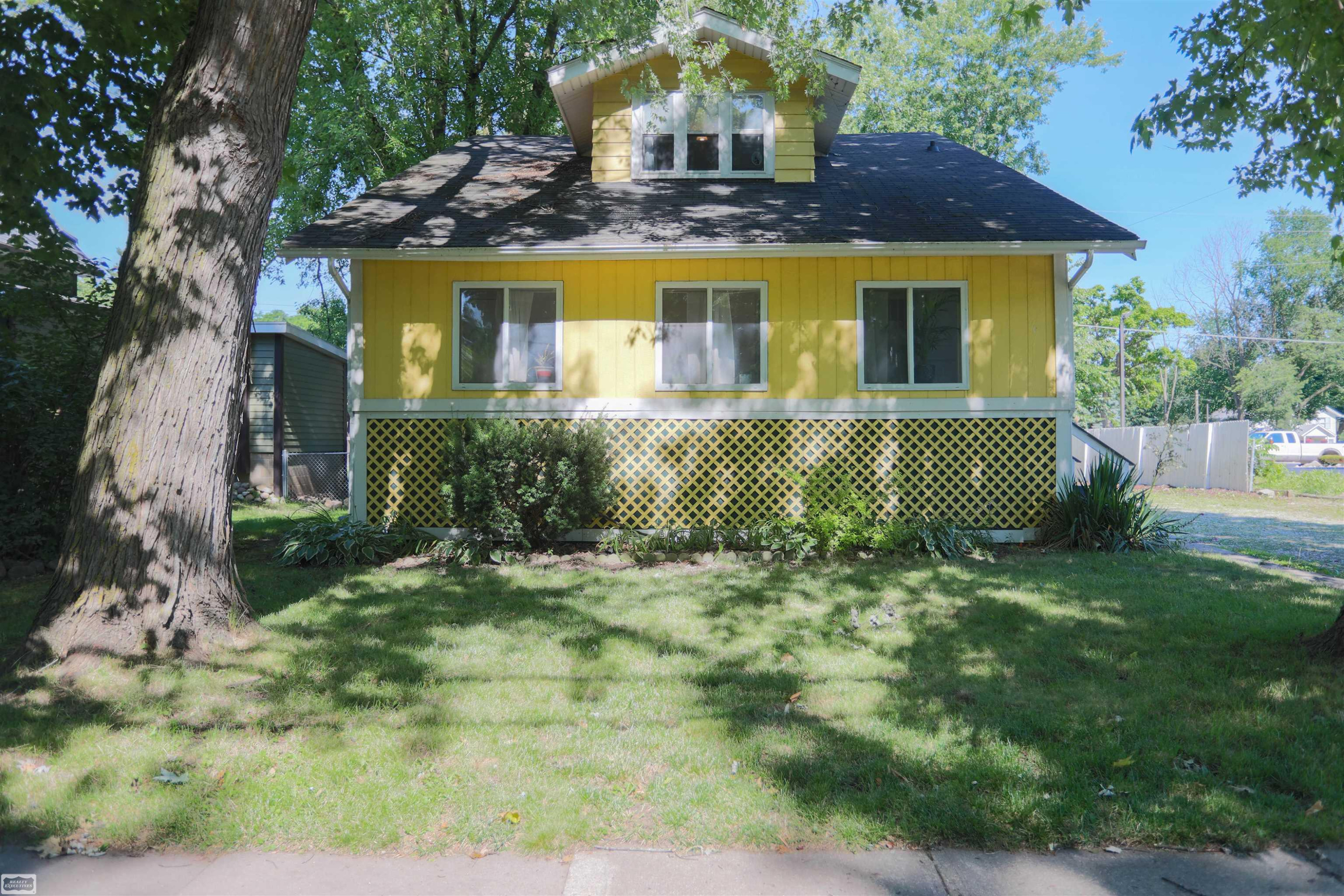 410 N Main Street, Almont, MI 48003 — Photo 2