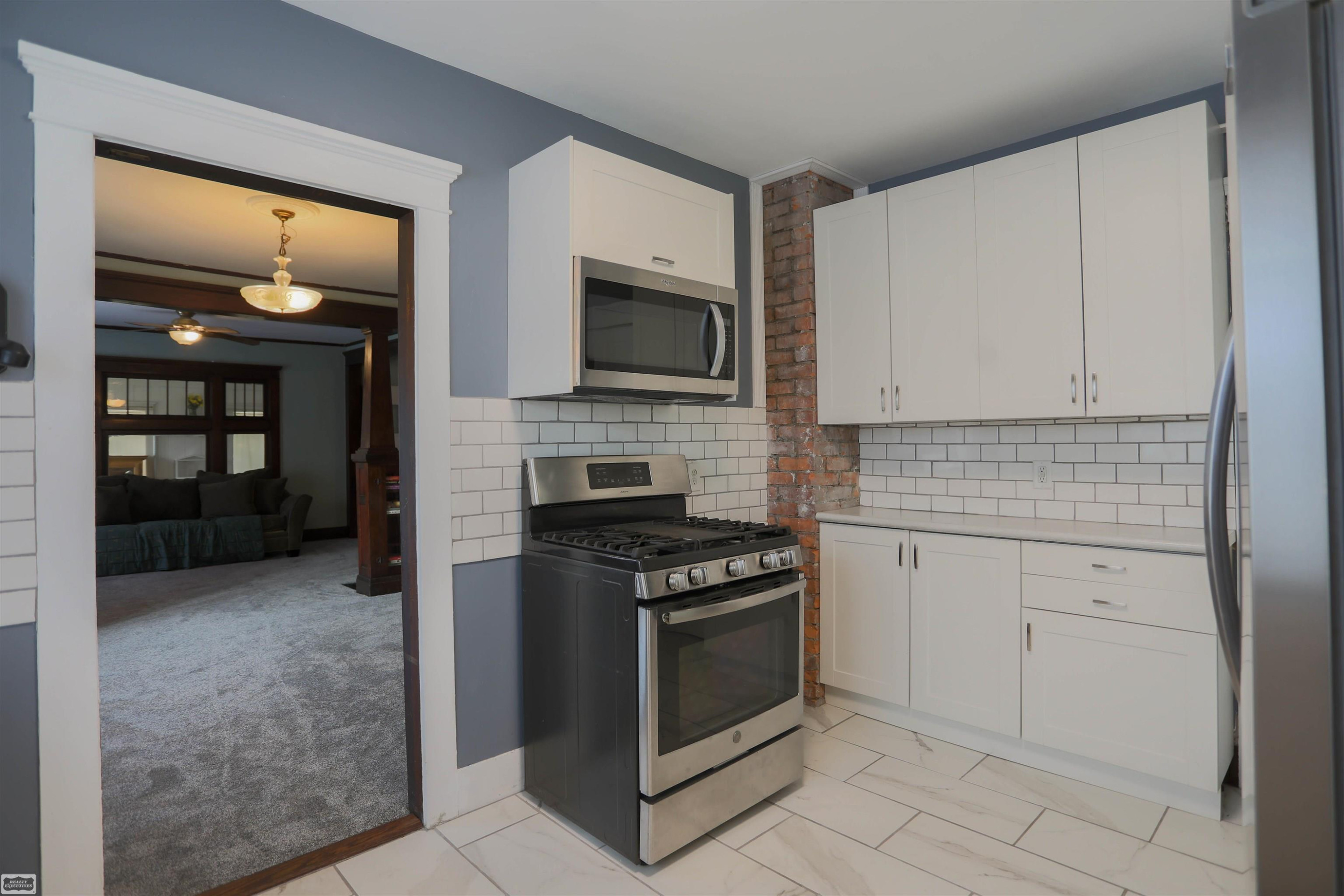 410 N Main Street, Almont, MI 48003 — Photo 10