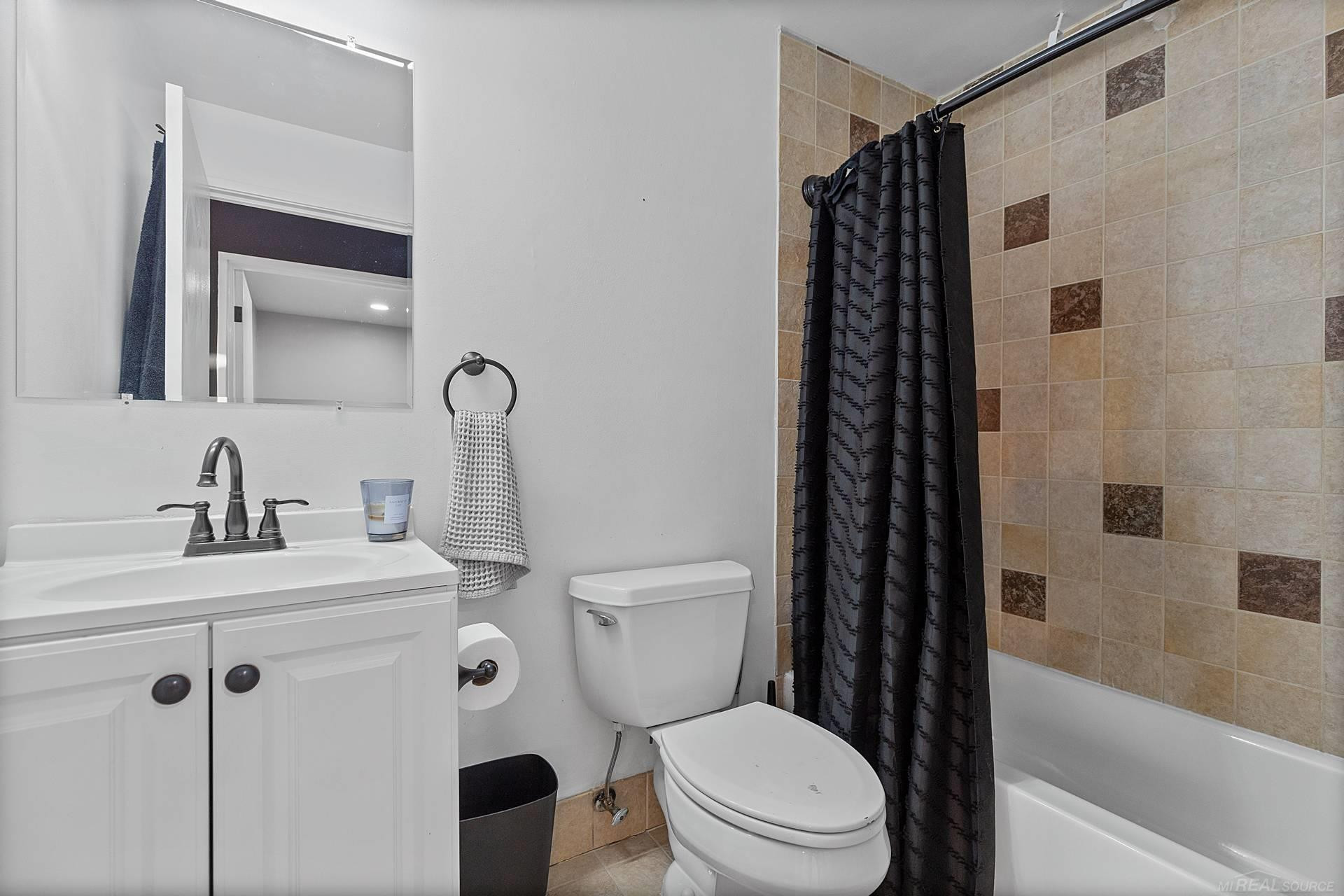 6533 E Jefferson Avenue, 406, Detroit, MI 48207 — Photo 17