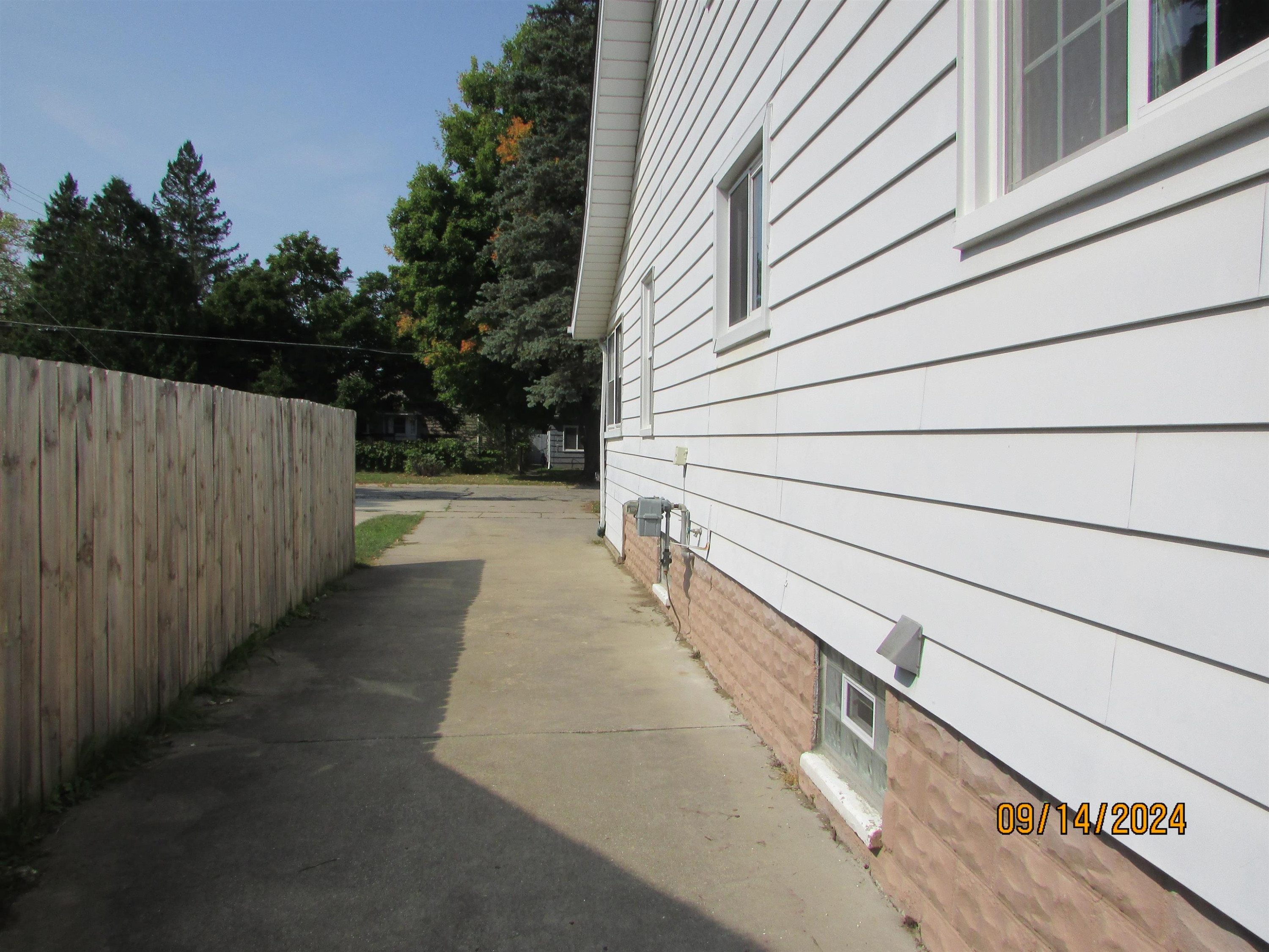 202 Michigan, Holly, MI 48442 — Photo 5