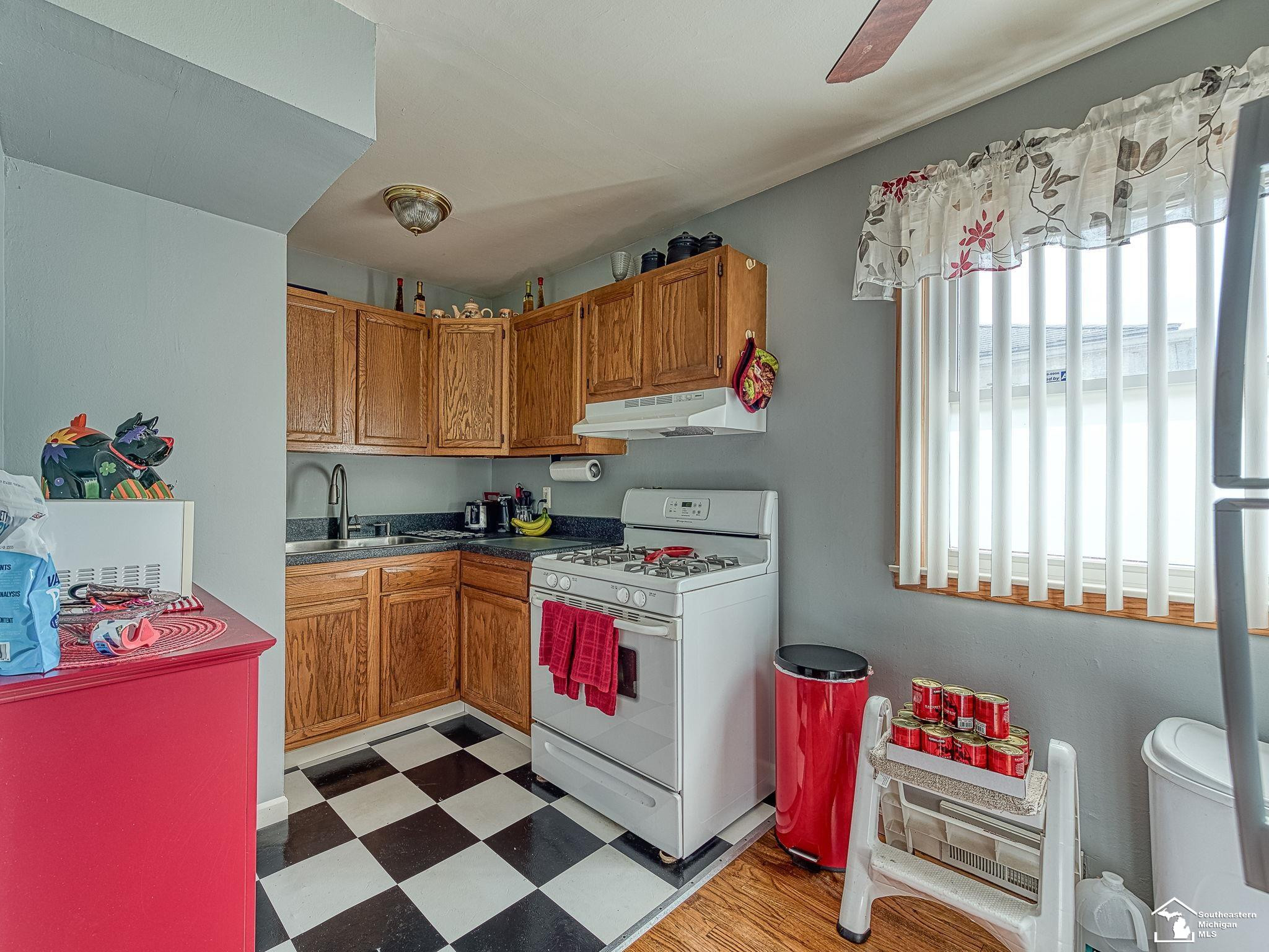 2425 Ackley, Westland, MI 48186 — Photo 11