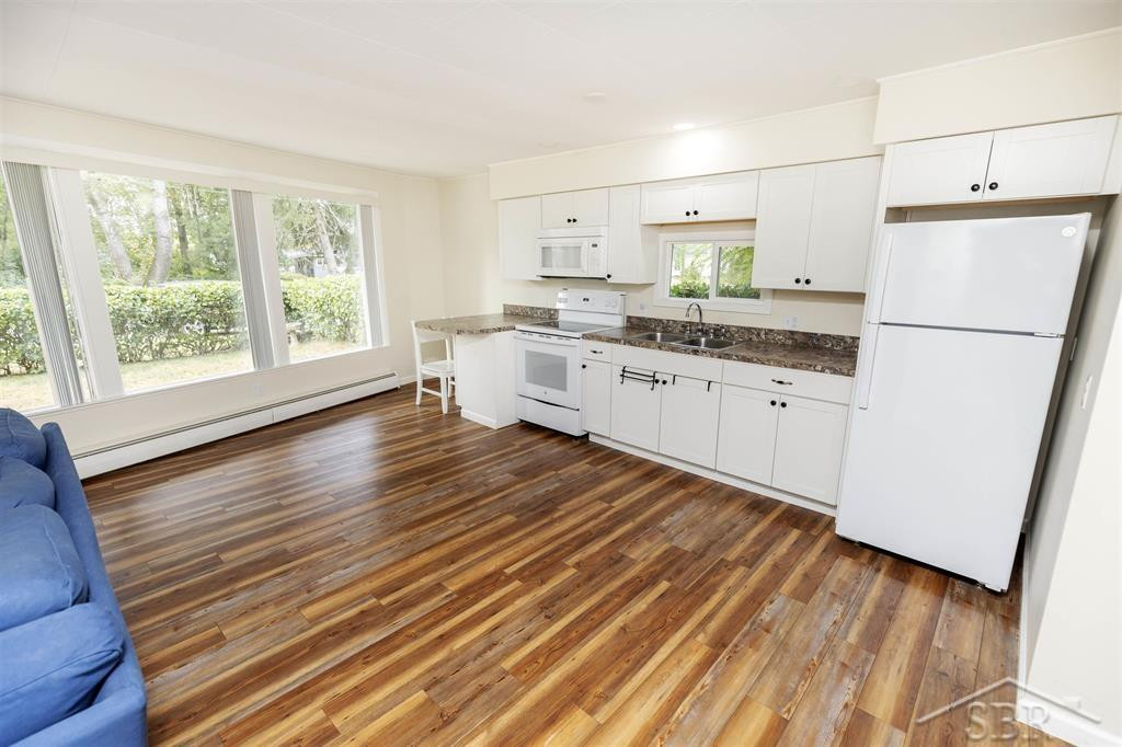 211 Cass Street, Sanford, MI 48657 — Photo 3