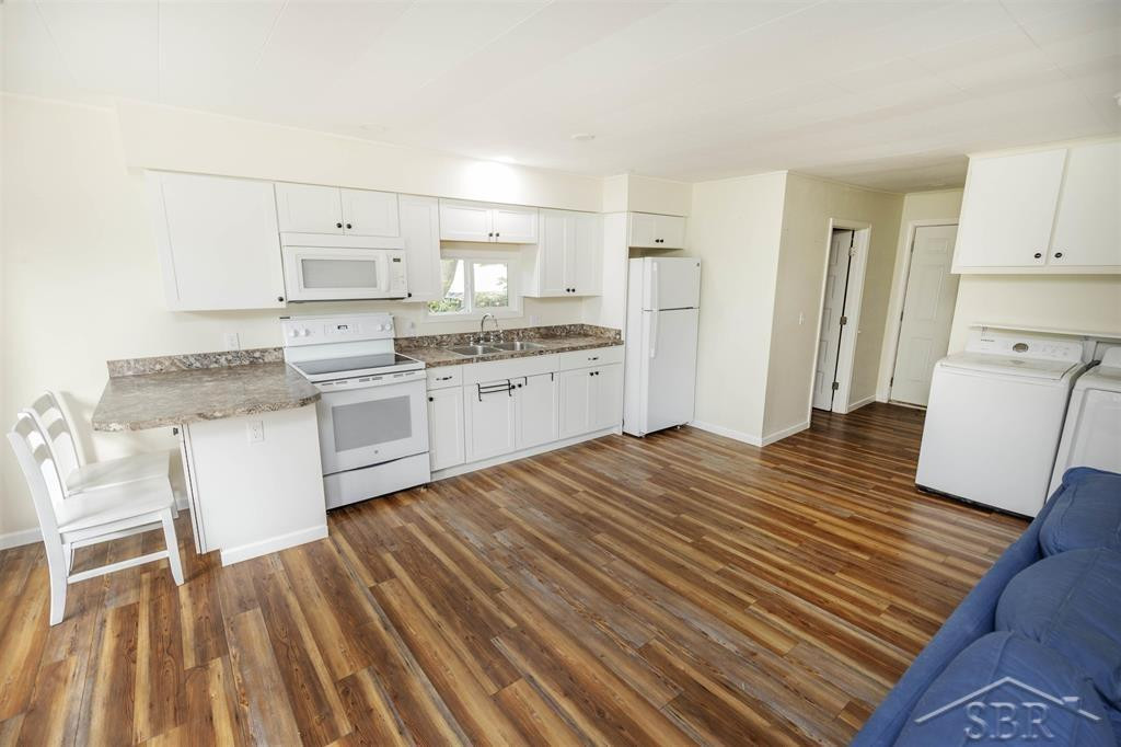 211 Cass Street, Sanford, MI 48657 — Photo 4