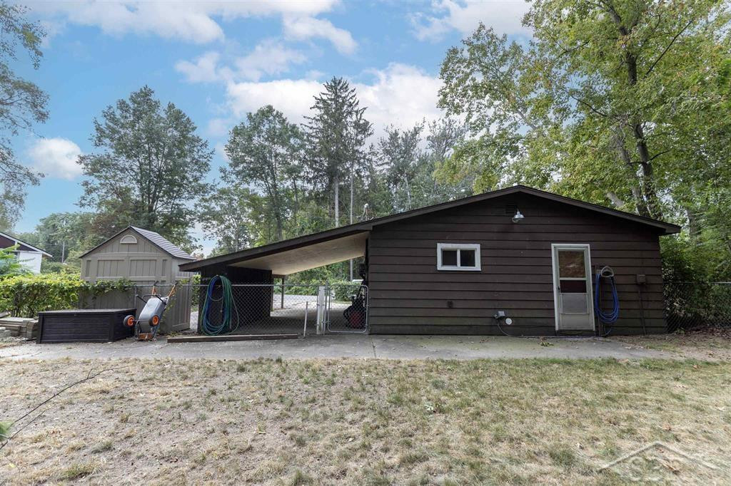 211 Cass Street, Sanford, MI 48657 — Photo 17