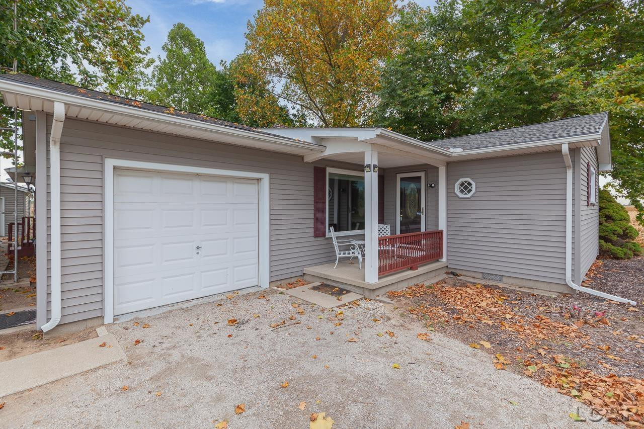 5798 Palmyra, Palmyra, MI 49268 — front exterior
