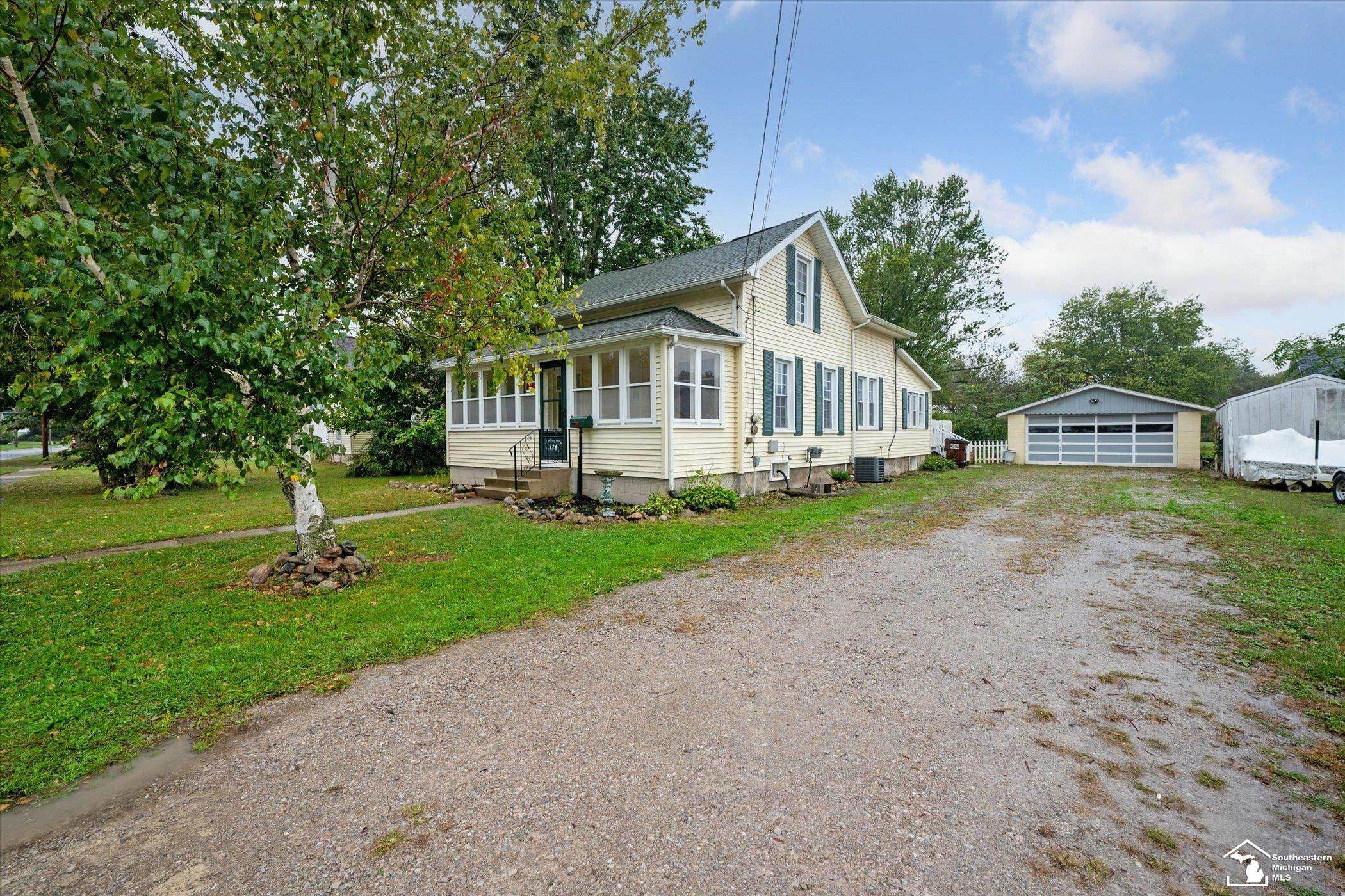 124 S Monroe, Blissfield, MI 49228 — Photo 3