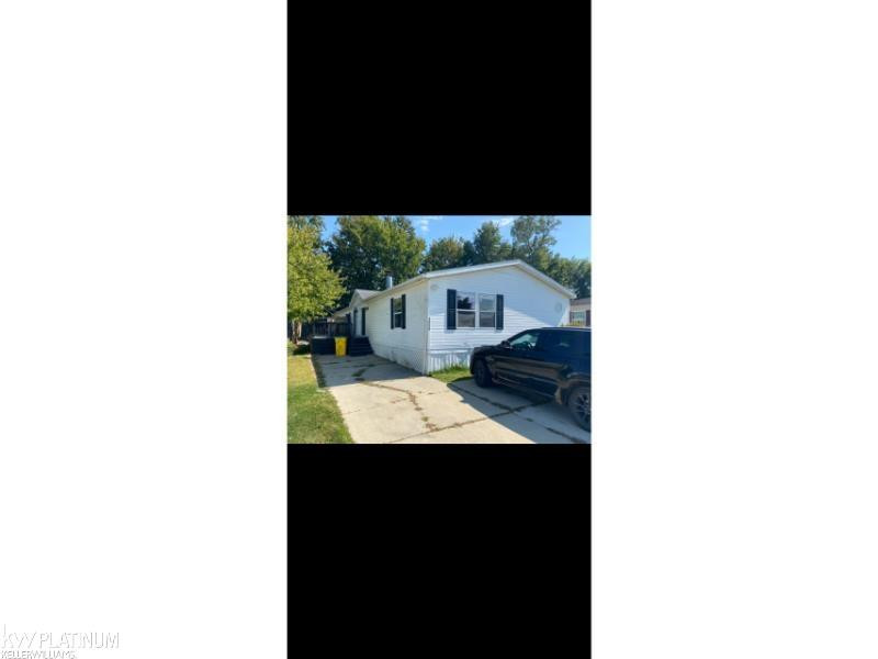 52239 Landsdowne Circle, Chesterfield, MI — Photo 4